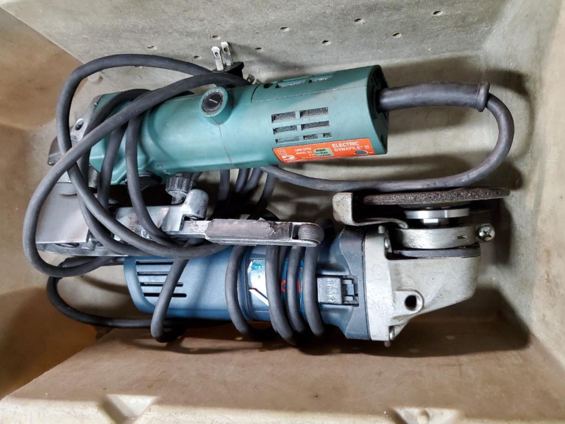 (2) ELECTRIC TOOLS DYNABRADE 11203 1'' SANDER & BOSCH RIGHT ANGLE GRINDER
