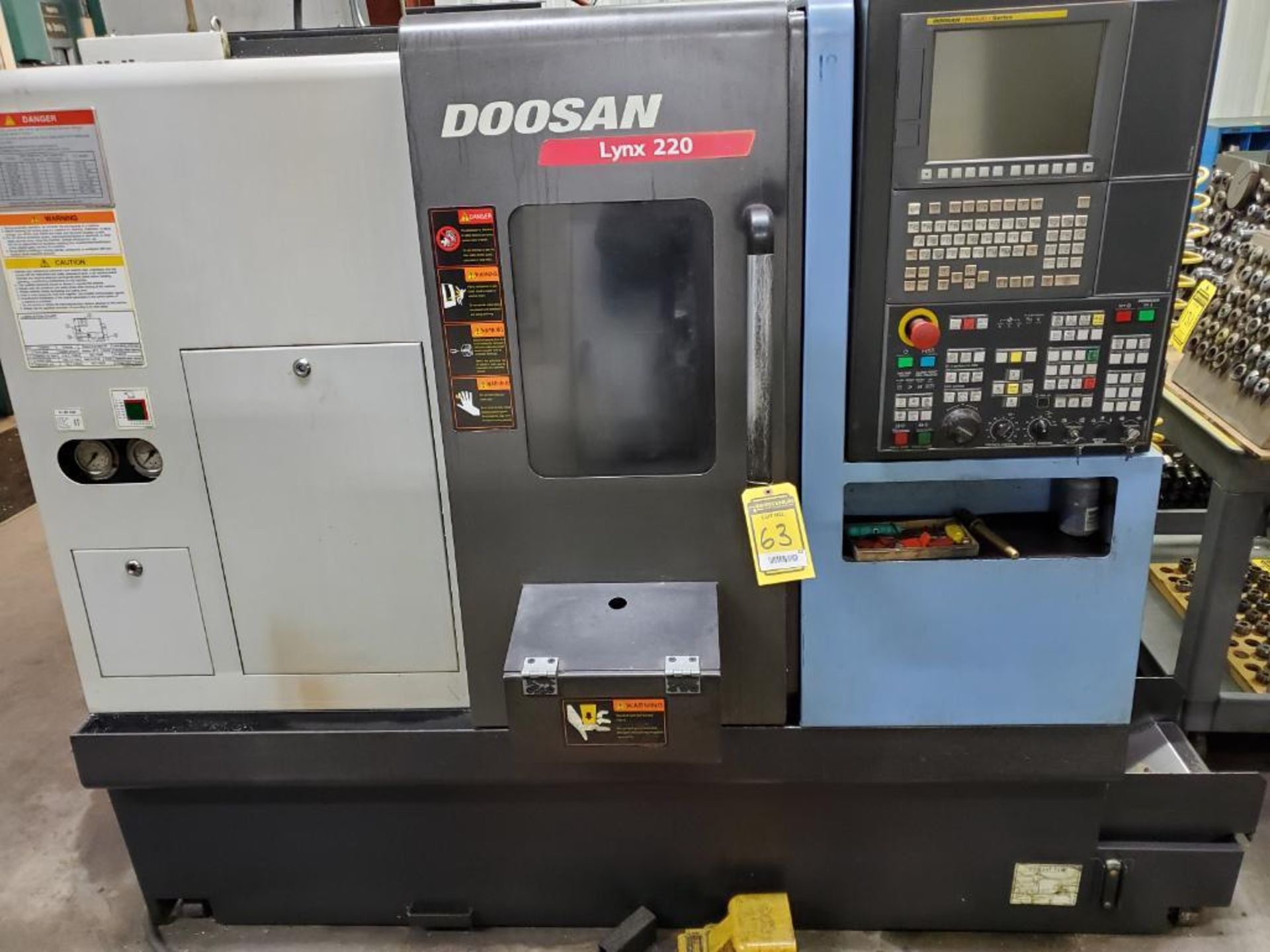 2014 DOOSAN LYNX 220 CNC TURNING CENTER, COLLET CHUCK, 12-STATION TURRET, TAILSTOCK, DOOSAN FANUC - Image 2 of 16