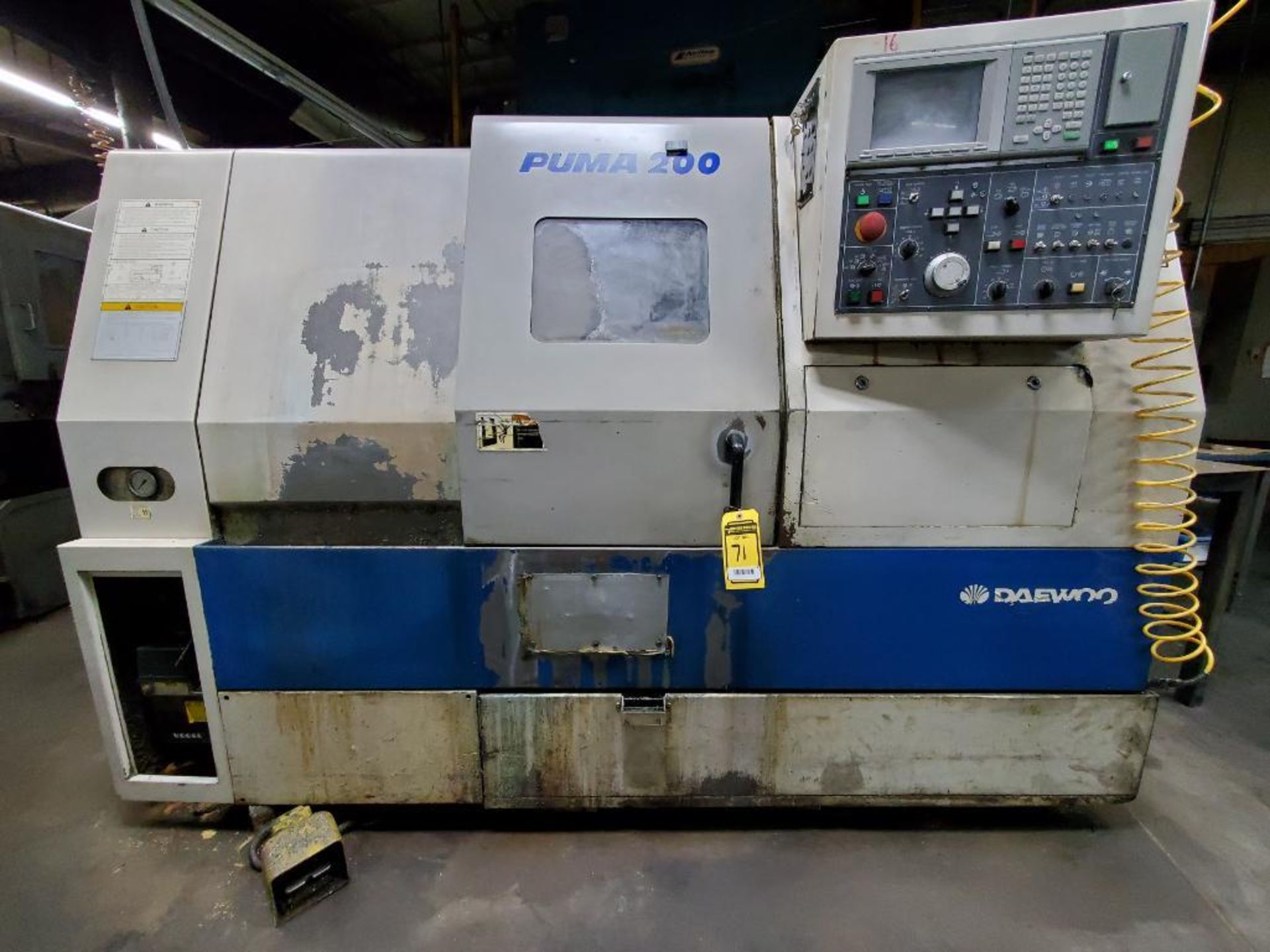 1998 DAEWOO PUMA 200 CNC LATHE, 12-STATION TURRET, 8'' 3-JAW CHUCK, TAILSTOCK, MITSUBISHI CONTROL, - Image 4 of 13