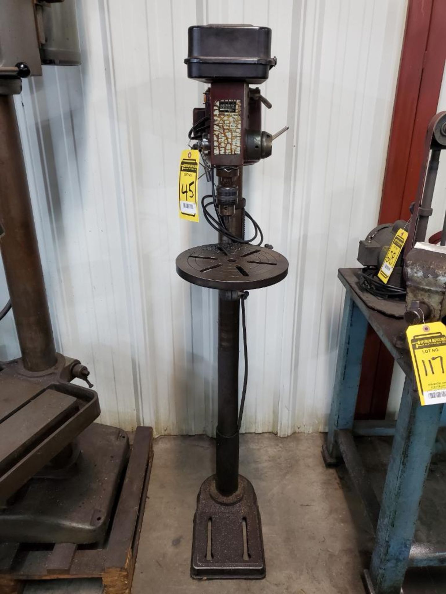 NORTHERN 16-SPEED VERTICAL FLOOR DRILL PRESS, 11-1/4'' DIA TABLE, 200-3850 RPM, 5/8'' MAX DRILLING