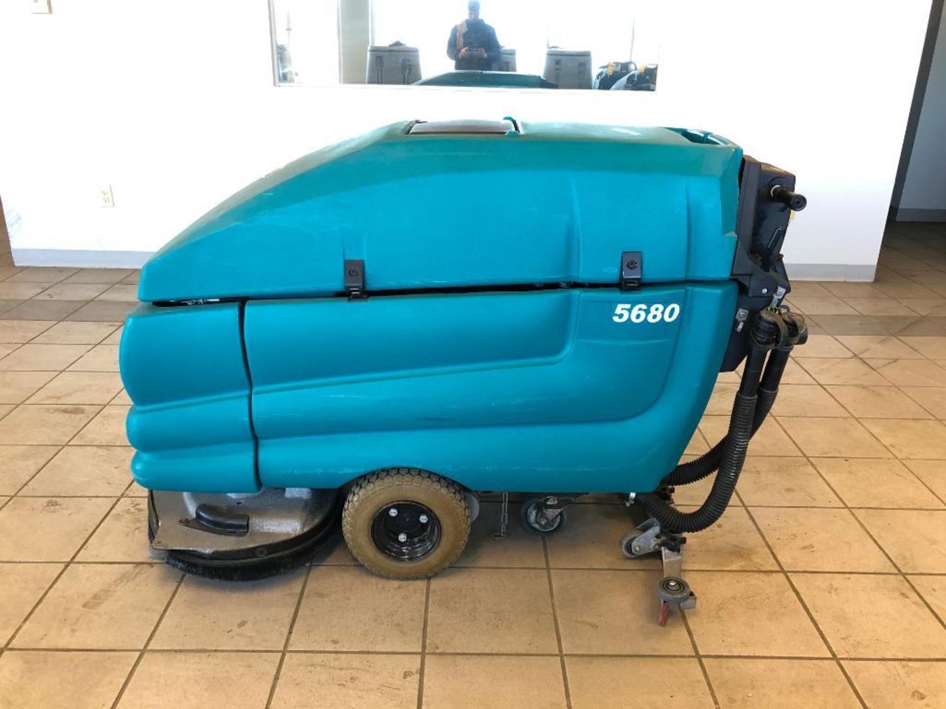 TENNANT WALK-BEHIND FLOOR SCRUBBER, MODEL: M5680, S/N: 5680-10614345, 1,211 HOURS, 36-VOLT - Image 3 of 10