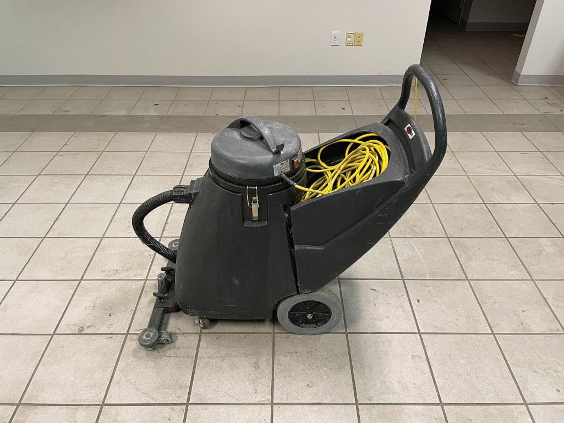 VIPER VACUUM, MODEL: SN18WD-U