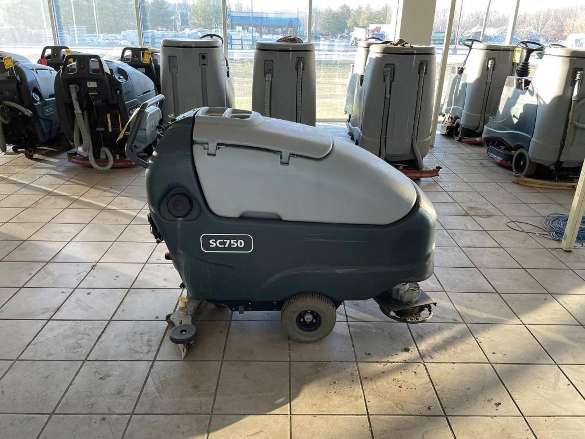 2016 ADVANCE WALK-BEHIND FLOOR SCRUBBER, MODEL: SC750-28D, S/N: N4000092860, 24-VOLT, 731 HOURS, - Image 3 of 5