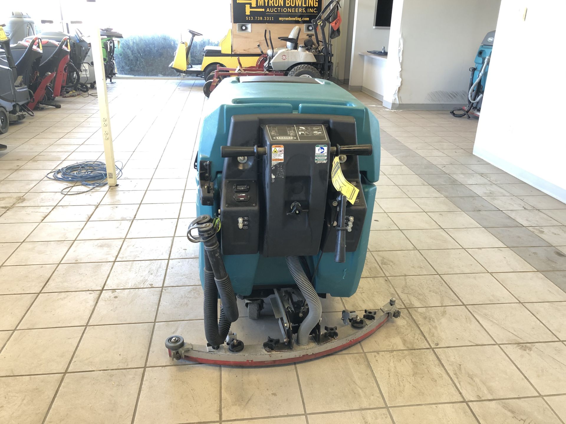 TENNANT WALK-BEHIND FLOOR SCRUBBER, MODEL: M5680, S/N: 5680-10614345, 1,211 HOURS, 36-VOLT - Image 6 of 10