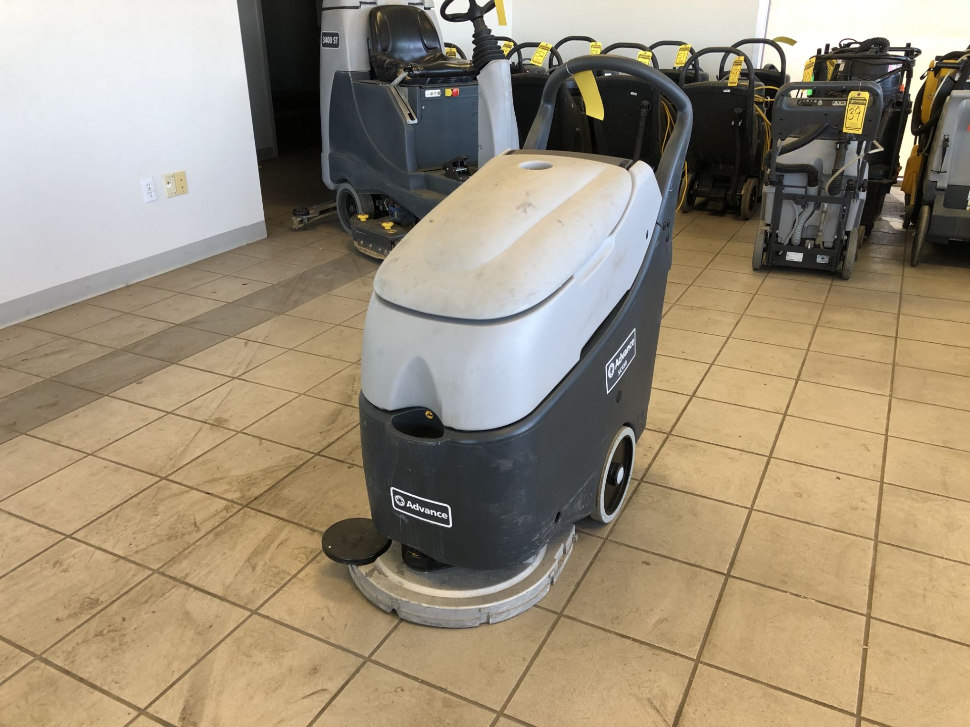 ADVANCE WALK-BEHIND SCRUBBER DRYER, MODEL: SC450 20B, S/N: 3510154305128, 24-VOLT, NO BATTERIES - Image 2 of 10