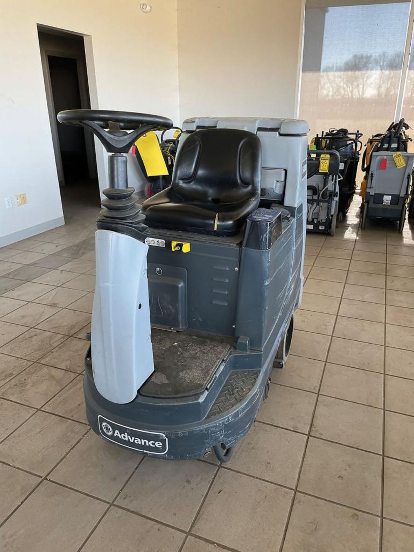 2016 ADVANCE RIDE-ON FLOOR SCRUBBER, MODEL: ES4000, S/N: N4000095933, 24-VOLT, WEIGHT: 1,447-LBS., - Image 2 of 5