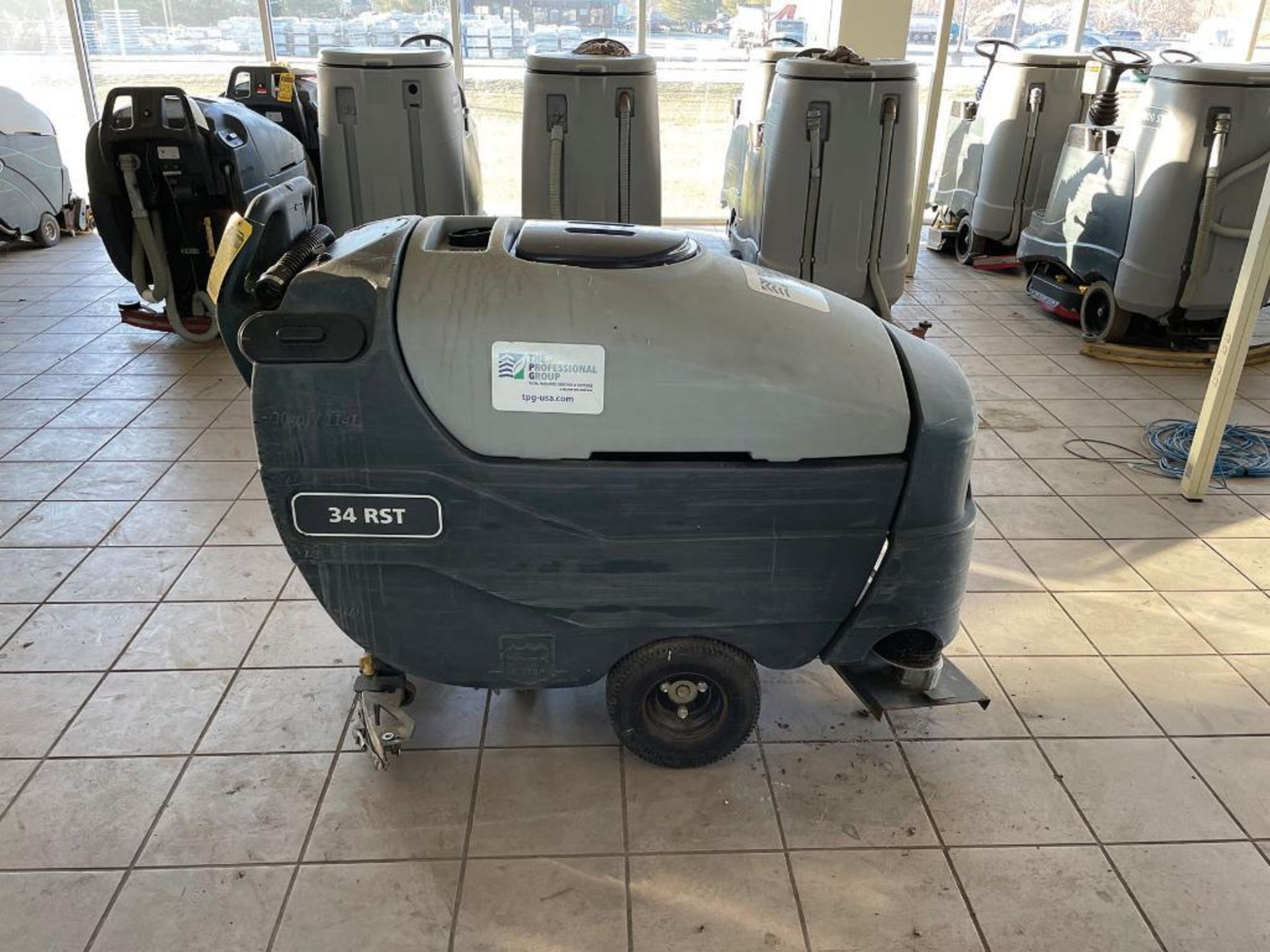 ADVANCE WALK-BEHIND FLOOR SCRUBBER, MODEL: 34 RST, S/N: N40000101, 36-VOLT - NO BATTERIES, 30-GALLON - Image 3 of 5