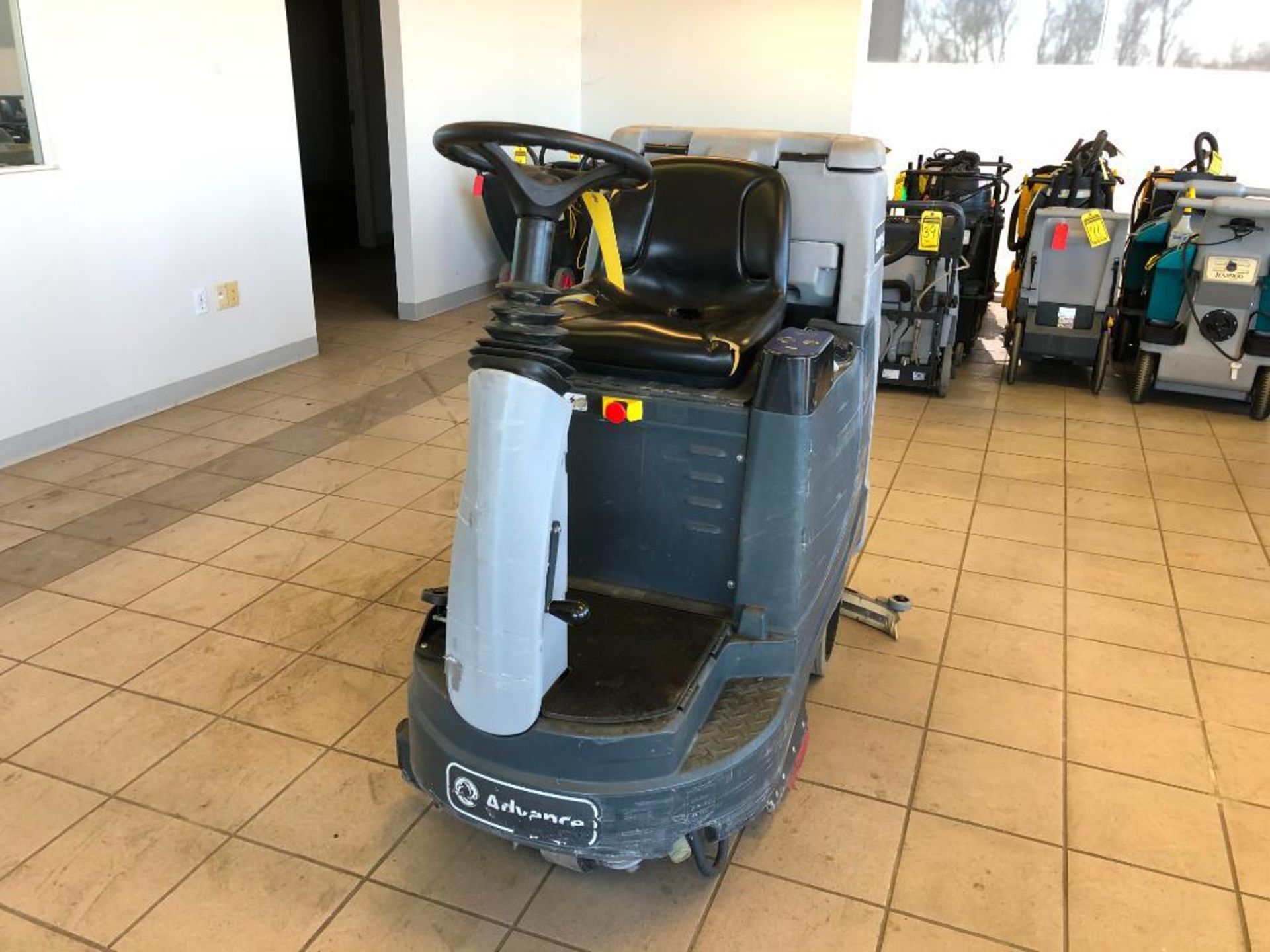 ADVANCE FLOOR SCRUBBER, MODEL: ADVENGER 2800 ST, S/N: 3000178230, 24-VOLT, WEIGHT: 1,451-LBS. - Image 2 of 5