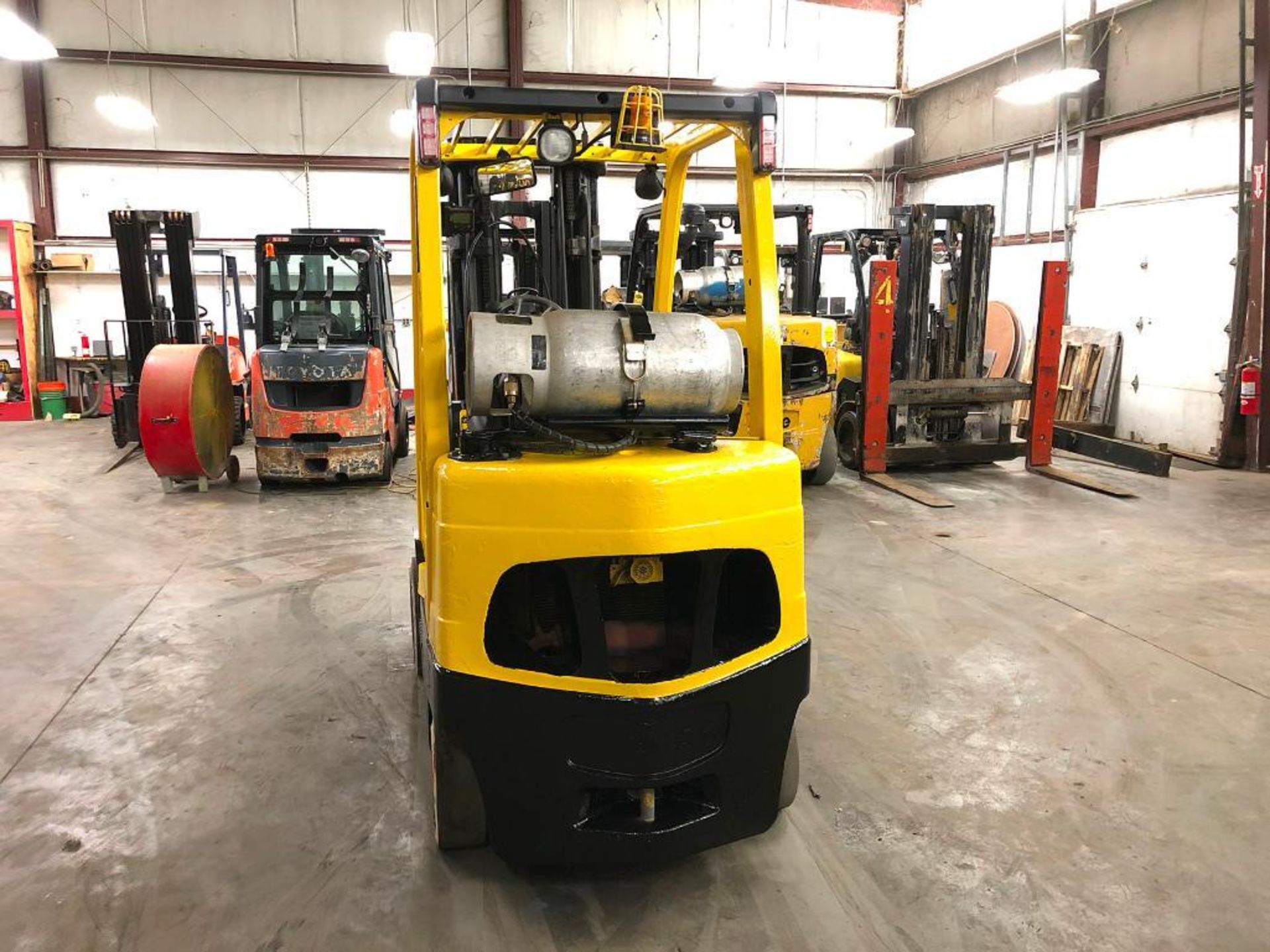 2014 HYSTER 6,000-LB., MODEL S60FT, S/N G187V02703M, LPG, LEVER SHIFT TRANSMISSION, SOLID TIRES, - Image 5 of 6