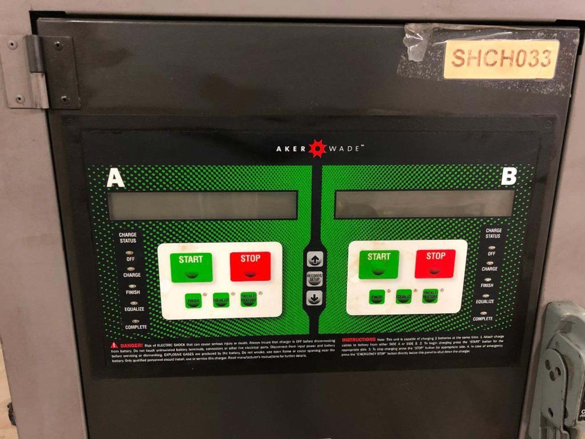 ENERSYS TWINMAX EXPRESS MULTI-VOLT INDUSTRIAL BATTERY CHARGER, MODEL TWINMAX 15, OUTPUT 12-80 VDC AT - Image 5 of 6