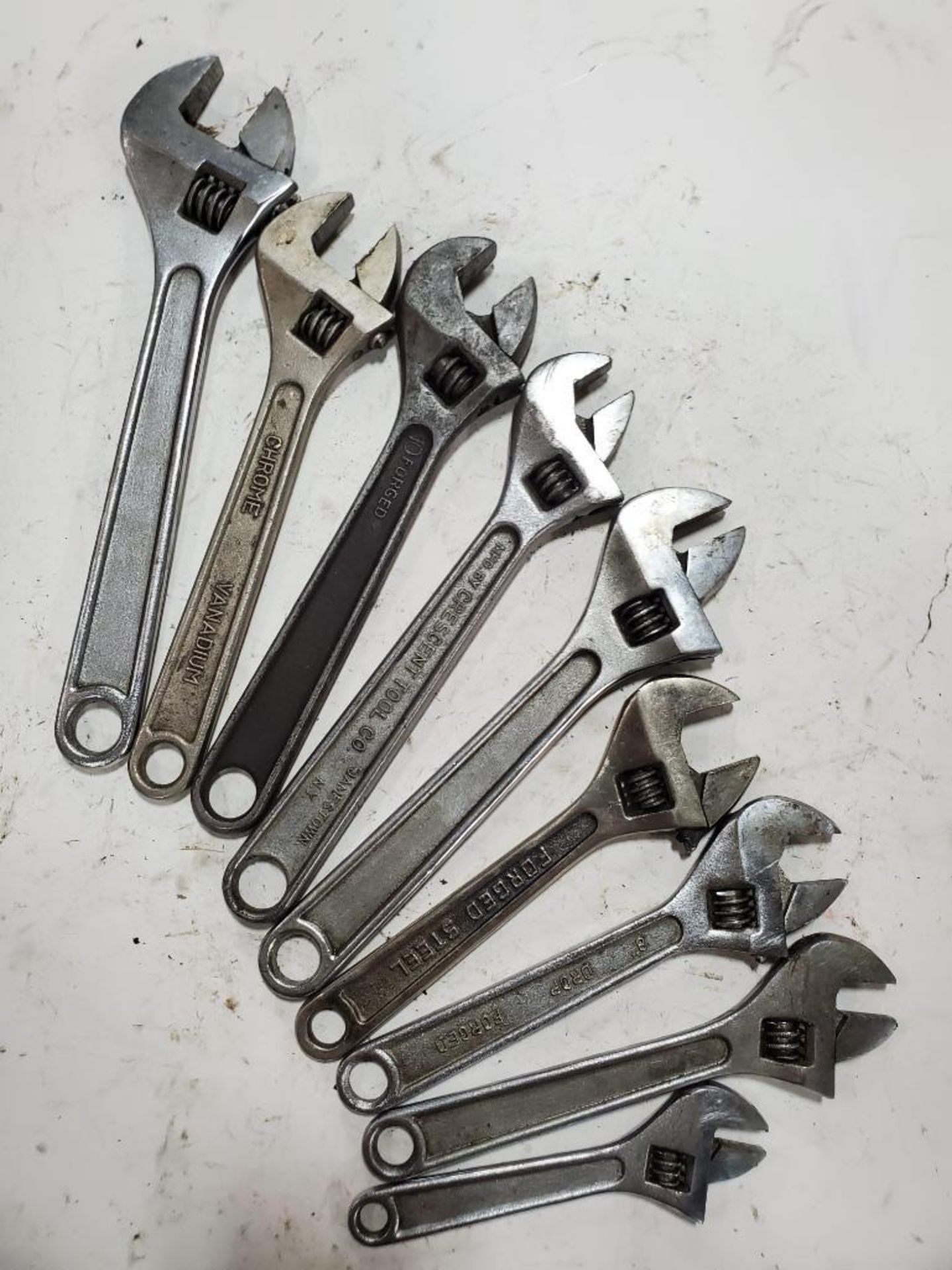 LOT OF ASSORTED ADJUSTABLE WRENCHES
