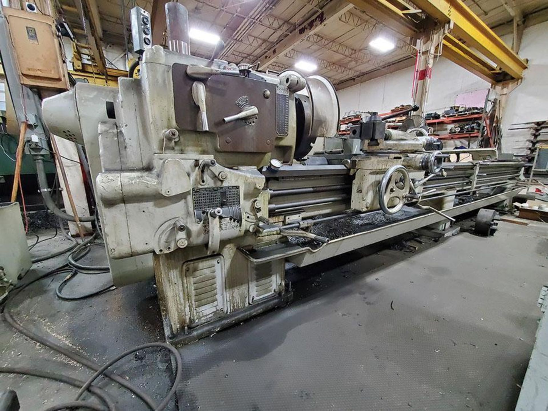 SYDNEY ENGINE LATHE, 16' BED, 2'' BAR THROUGH SPINDLE, 24-720 SPINDLE SPEEDS, TAILSTOCK, CROSS - Image 4 of 18