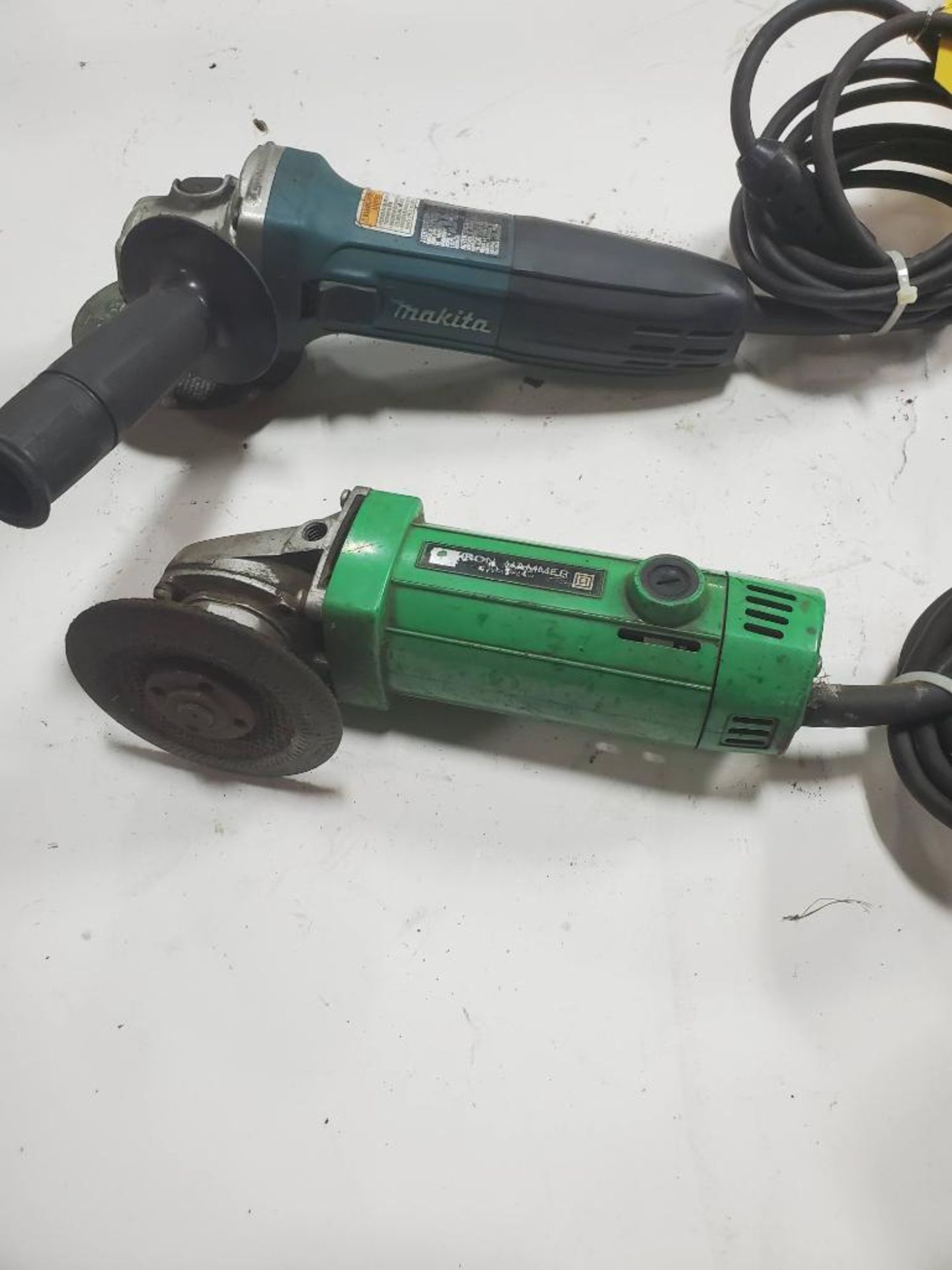 MAKITA 4 1/2'' ELECTRIC ANGLE GRINDER & 4 1/2'' ELECTRIC GRINDER