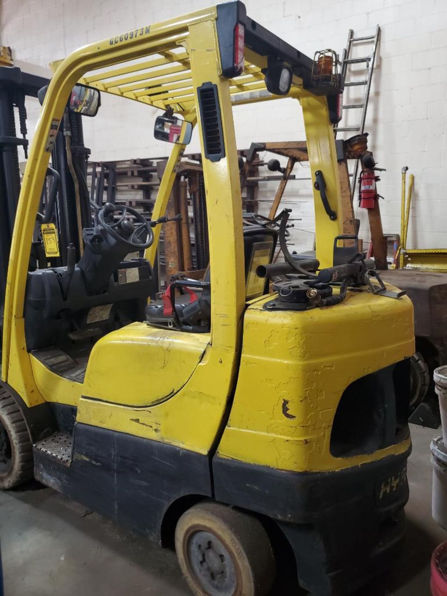 2007 HYSTER 6,000 LBS. FORKLIFT, MODEL S60FT, S/N F187V08973E, SIDESHIFT, 187.8'' LIFT HEIGHT, 3- - Image 2 of 6