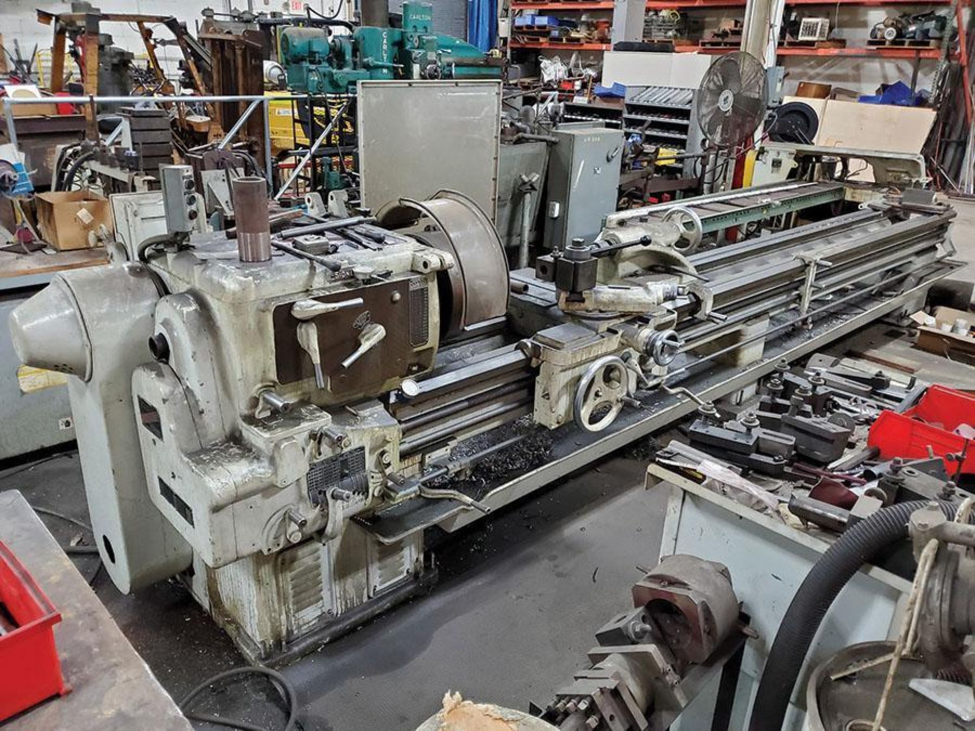 SYDNEY ENGINE LATHE, 16' BED, 2'' BAR THROUGH SPINDLE, 24-720 SPINDLE SPEEDS, TAILSTOCK, CROSS - Image 3 of 18