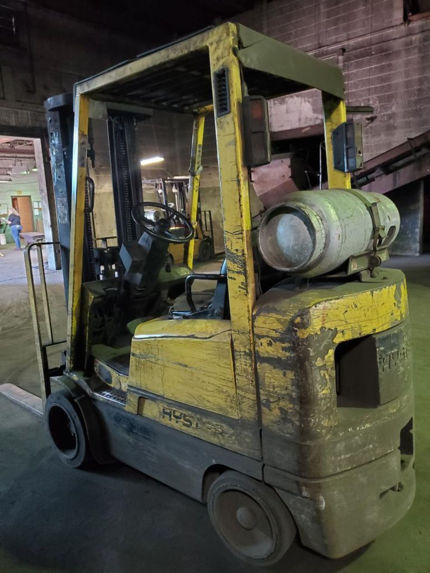 HYSTER 4,000 LB. CAPACITY FORKLIFT; MODEL S40XMS, S/N C010H03204T, 3-STAGE MAST, 189'' LIFT - Image 3 of 5