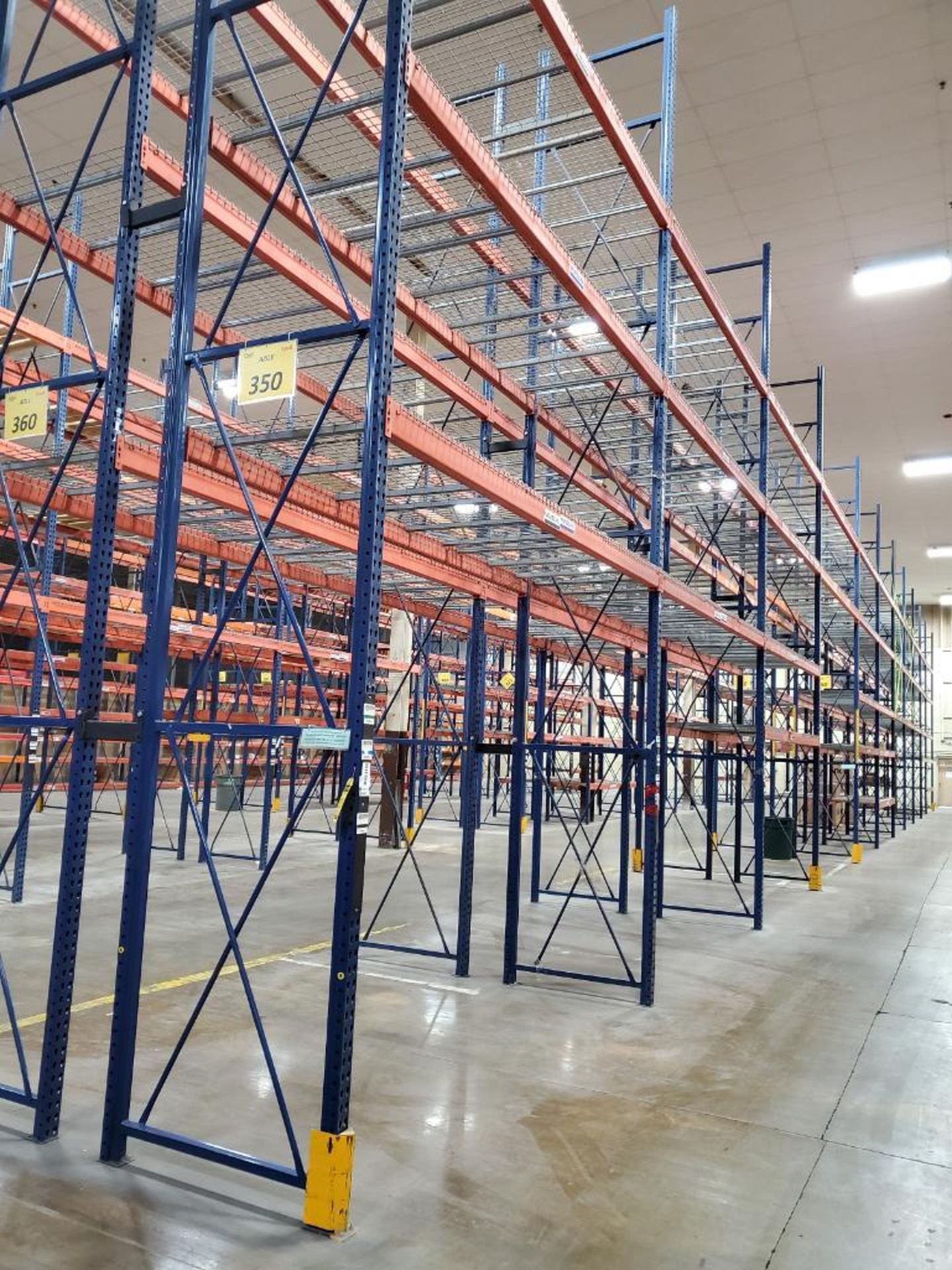 (22X) BAYS OF 20' X 42'' INTERLAKE TEAR DROP PALLET RACKING. 20' X 42'' UPRIGHTS, 138'' X 5'' BEAMS, - Image 3 of 5