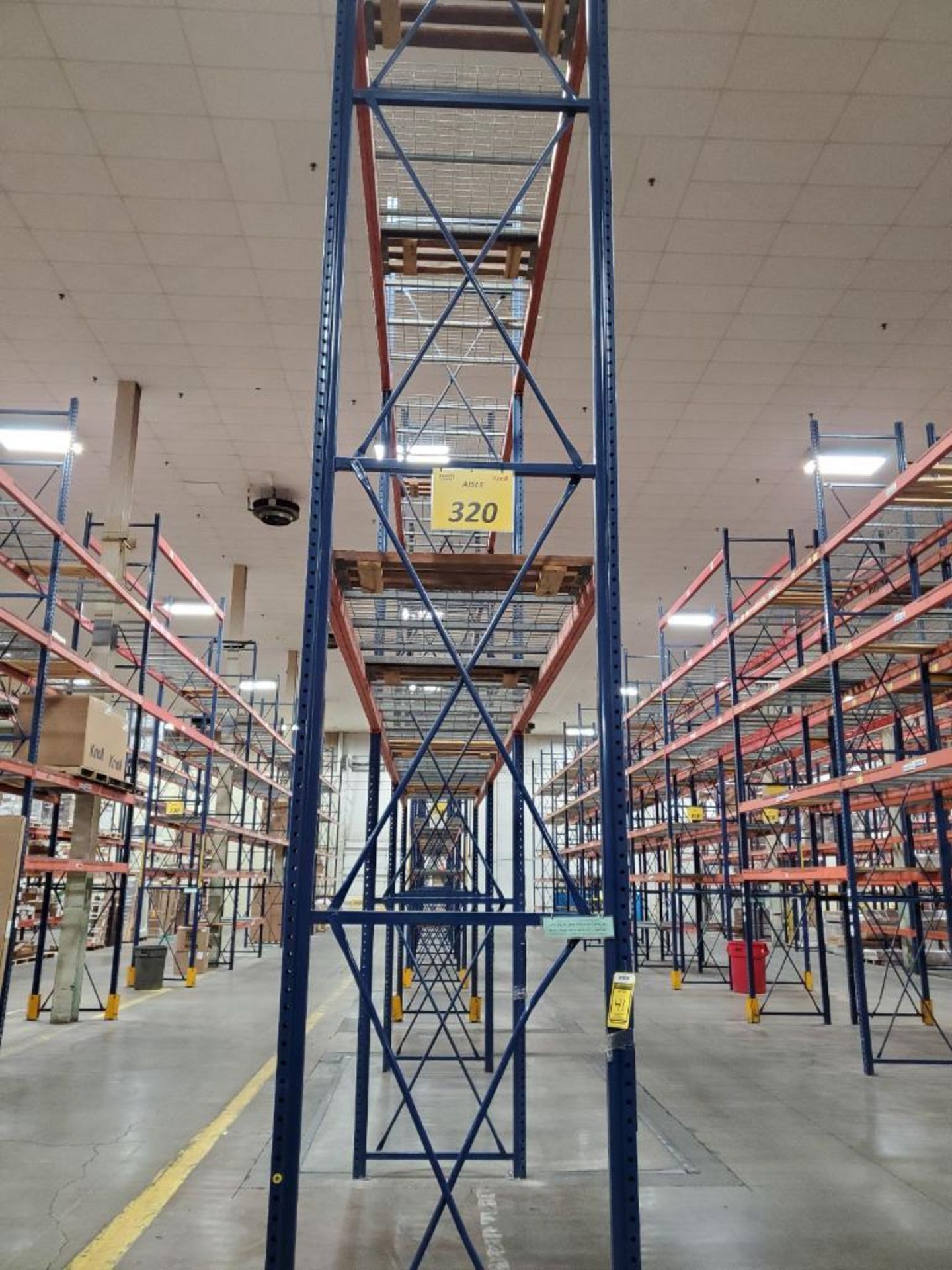 (11X) BAYS OF 20' X 42'' INTERLAKE TEAR DROP PALLET RACKING. 20' X 42'' UPRIGHTS, 138'' X 5'' BEAMS, - Image 2 of 4