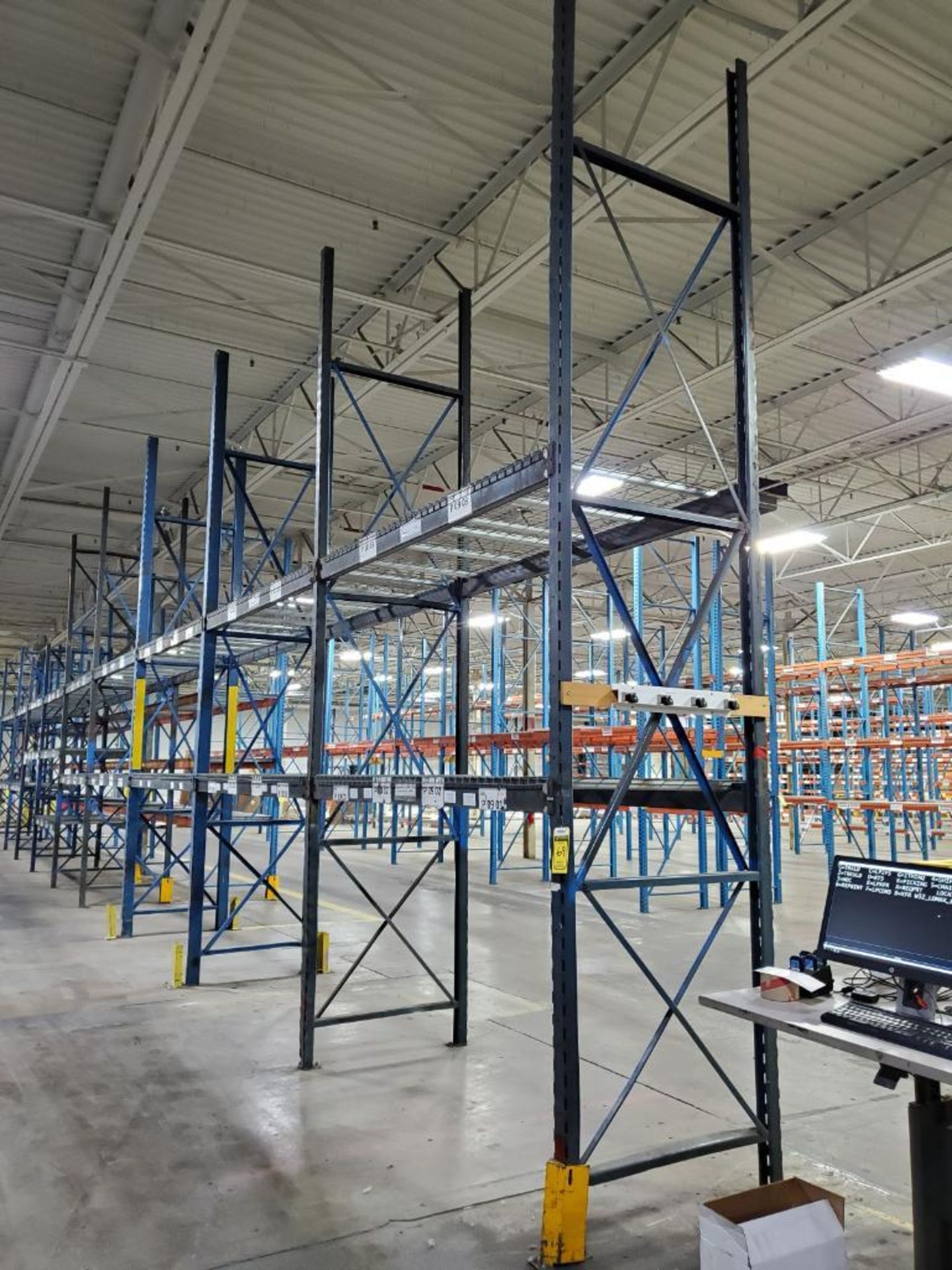 (11X) BAYS OF 16' X 42'' RIDG-U RAK SLOT/CLIP LOCK PALLET RACKING, 16' X 42'' UPRIGHTS 96'' X 5'' - Image 2 of 3