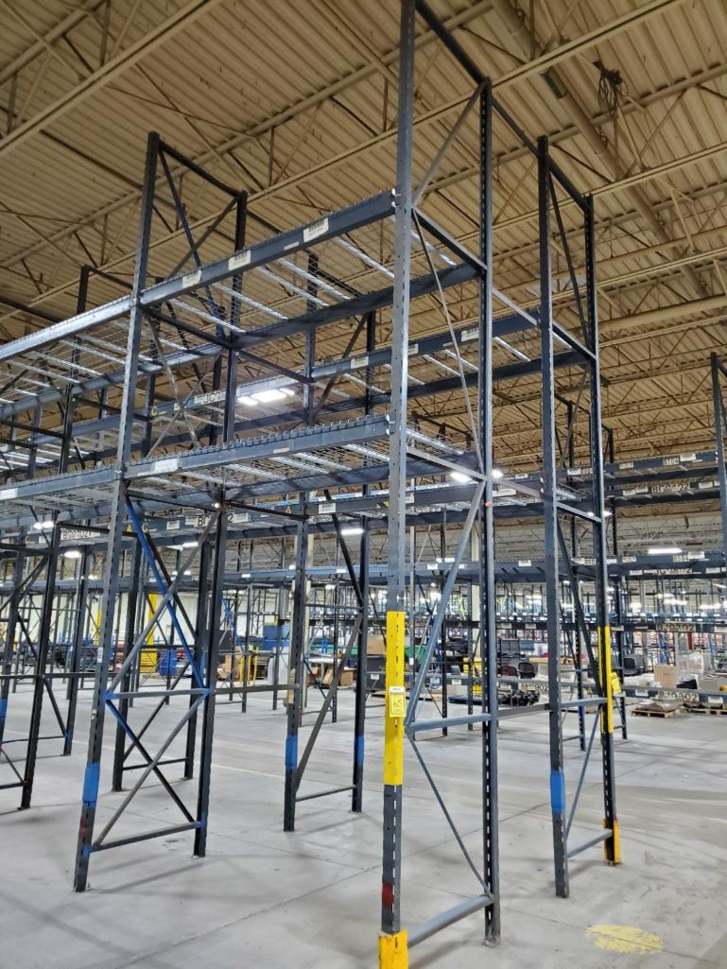 (30X) BAYS OF 16' X 42'' RIDG-U RAK SLOT/CLIP LOCK PALLET RACKING, 16' X 42'' UPRIGHTS 96'' X 5'' - Image 3 of 5