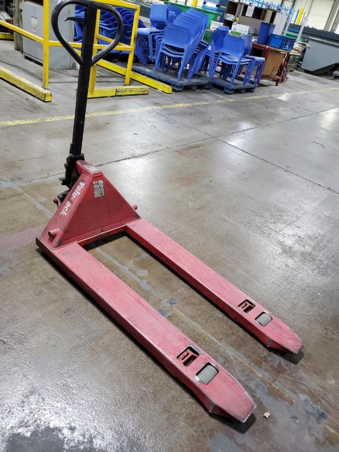 VALU-JACK 5,500 LB. HYDRAULIC PALLET JACK - Image 2 of 4