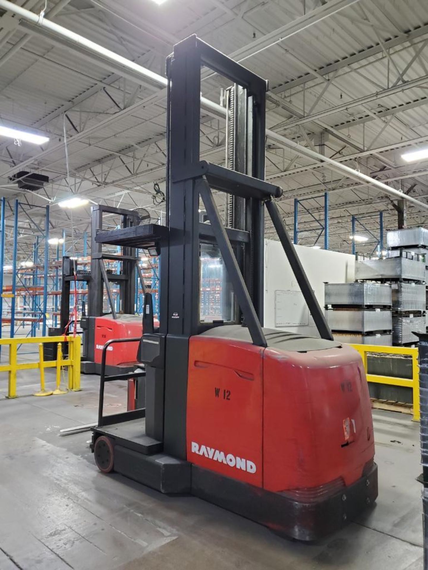 2006 RAYMOND 2,500-LB. ELECTRIC TURRET LIFT TRUCKS, MODEL SA-CSR30T, 48V, 340'' LIFT HEIGHT, 13' - Image 6 of 10