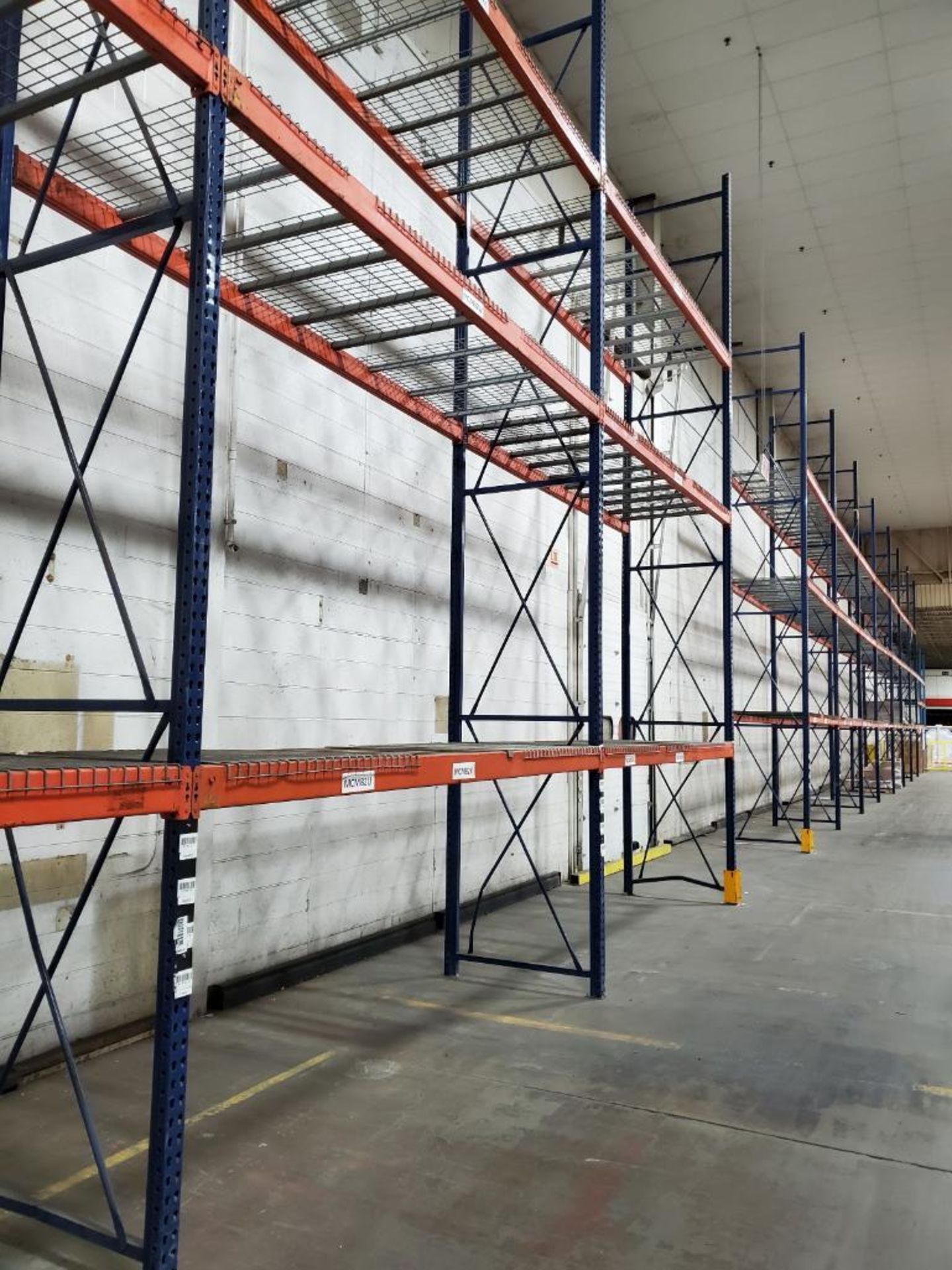 (10X) BAYS OF 20' X 42'' INTERLAKE TEAR DROP PALLET RACKING. 20' X 42'' UPRIGHTS, 138'' X 5'' BEAMS, - Image 3 of 7