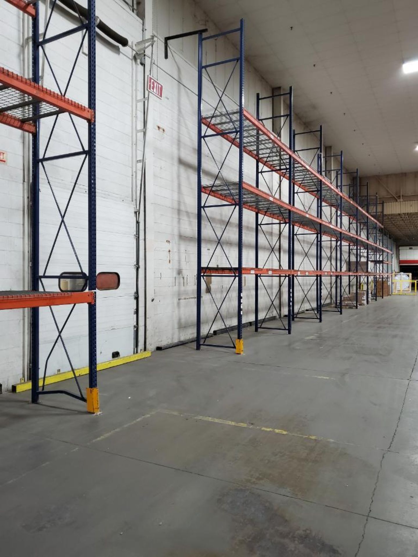 (10X) BAYS OF 20' X 42'' INTERLAKE TEAR DROP PALLET RACKING. 20' X 42'' UPRIGHTS, 138'' X 5'' BEAMS, - Image 7 of 7