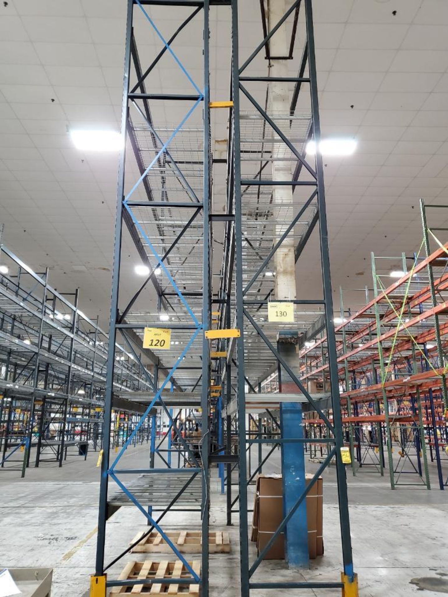 (28X) BAYS OF 20' X 42'' RIDG-U RAK SLOT/CLIP LOCK PALLET RACKING, 20' X 42'' UPRIGHTS, 12' X 5'' - Image 5 of 8