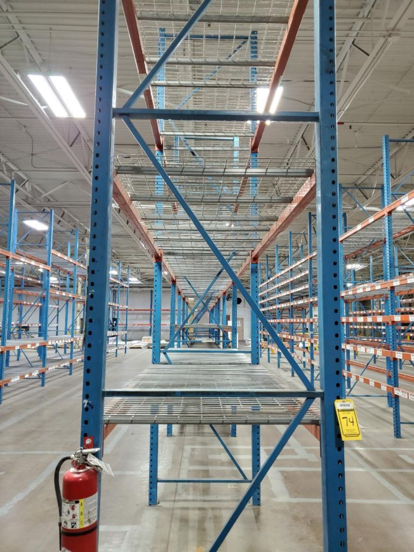 (9X) BAYS OF 16' X 42'' INTERLAKE TEAR DROP PALLET RACKING, 16' X 42'' UPRIGHTS, 138'' X 5'' - Image 5 of 5