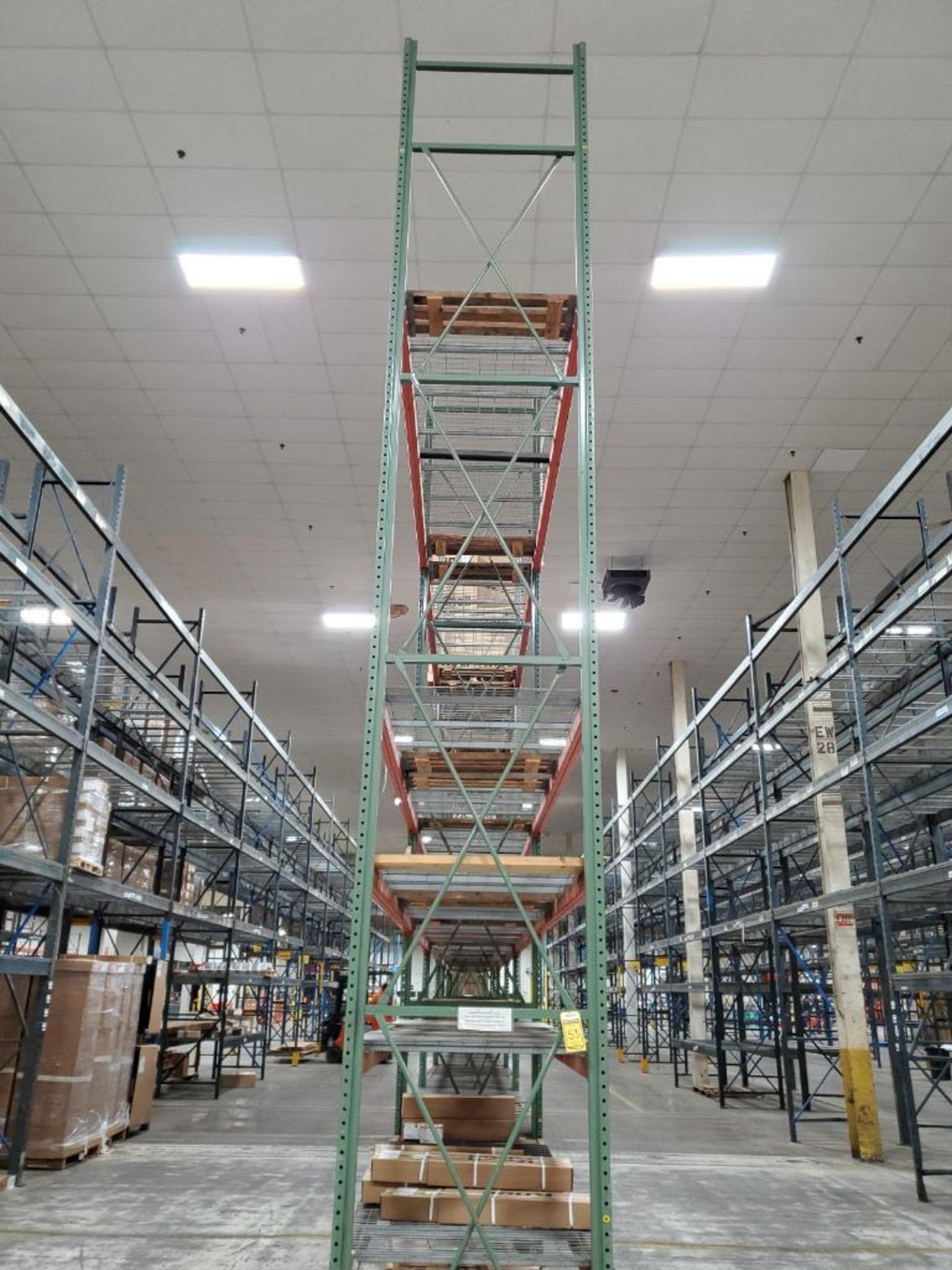 (12X) BAYS OF 20' X 42'' INTERLAKE TEAR DROP PALLET RACKING. 20' X 42'' UPRIGHTS, 138'' X 5'' BEAMS, - Image 2 of 6