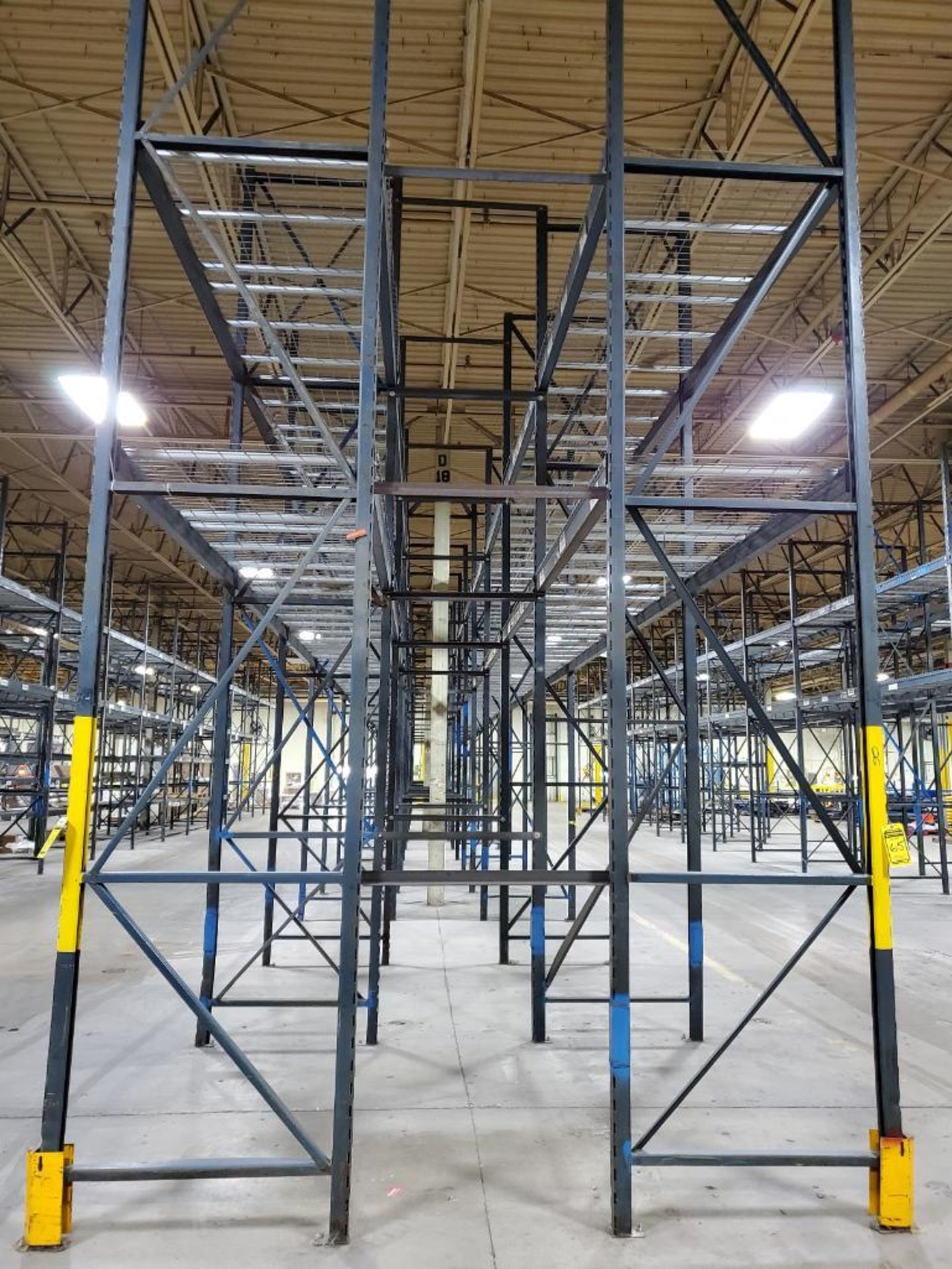 (30X) BAYS OF 16' X 42'' RIDG-U RAK SLOT/CLIP LOCK PALLET RACKING, 16' X 42'' UPRIGHTS 96'' X 5'' - Image 4 of 5