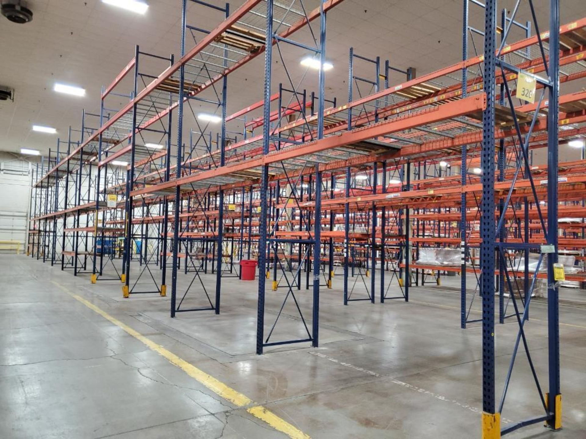 (11X) BAYS OF 20' X 42'' INTERLAKE TEAR DROP PALLET RACKING. 20' X 42'' UPRIGHTS, 138'' X 5'' BEAMS, - Image 3 of 4