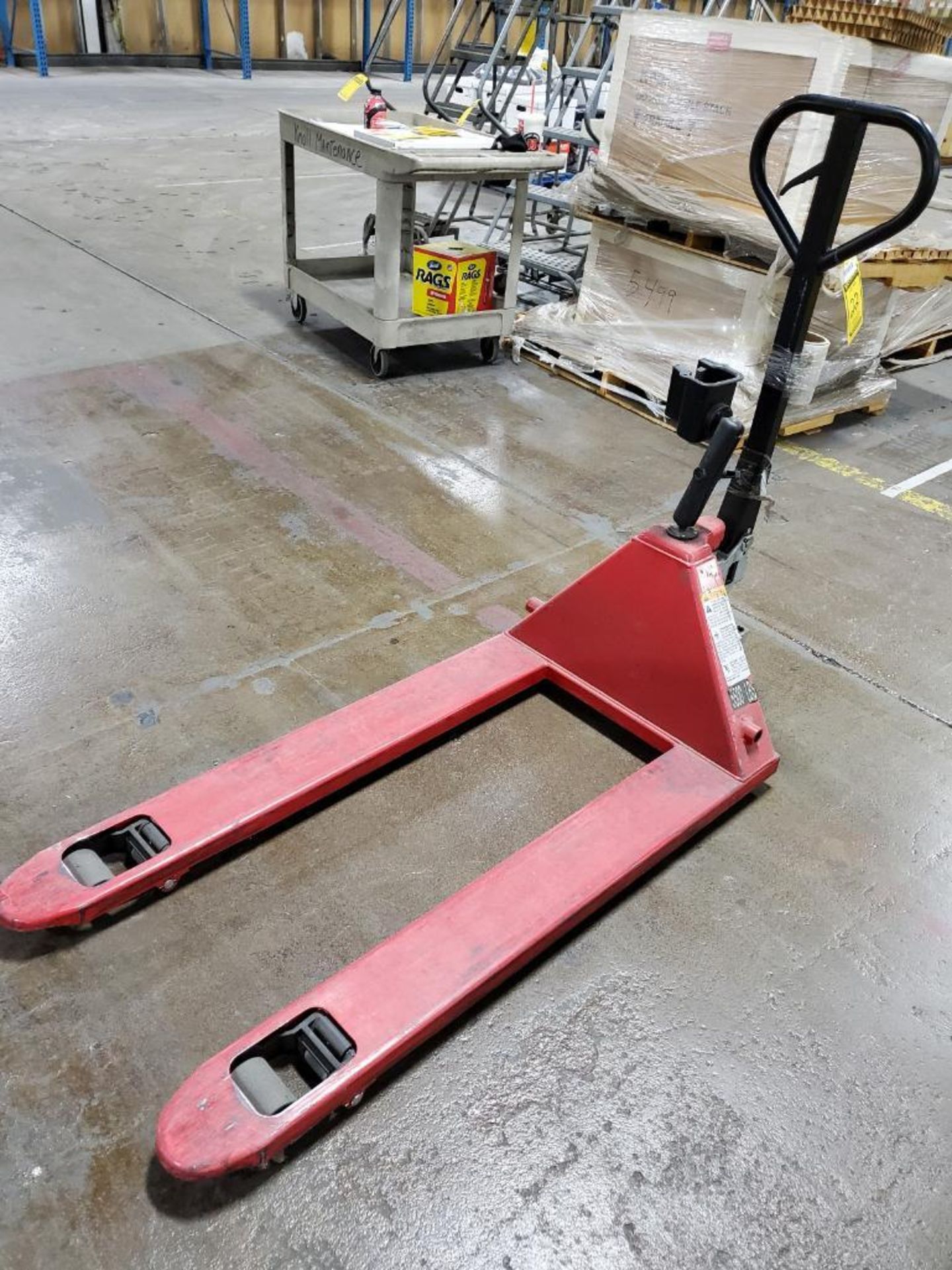 ULINE 5,500 LB. HYDRAULIC PALLET JACK - Image 3 of 4