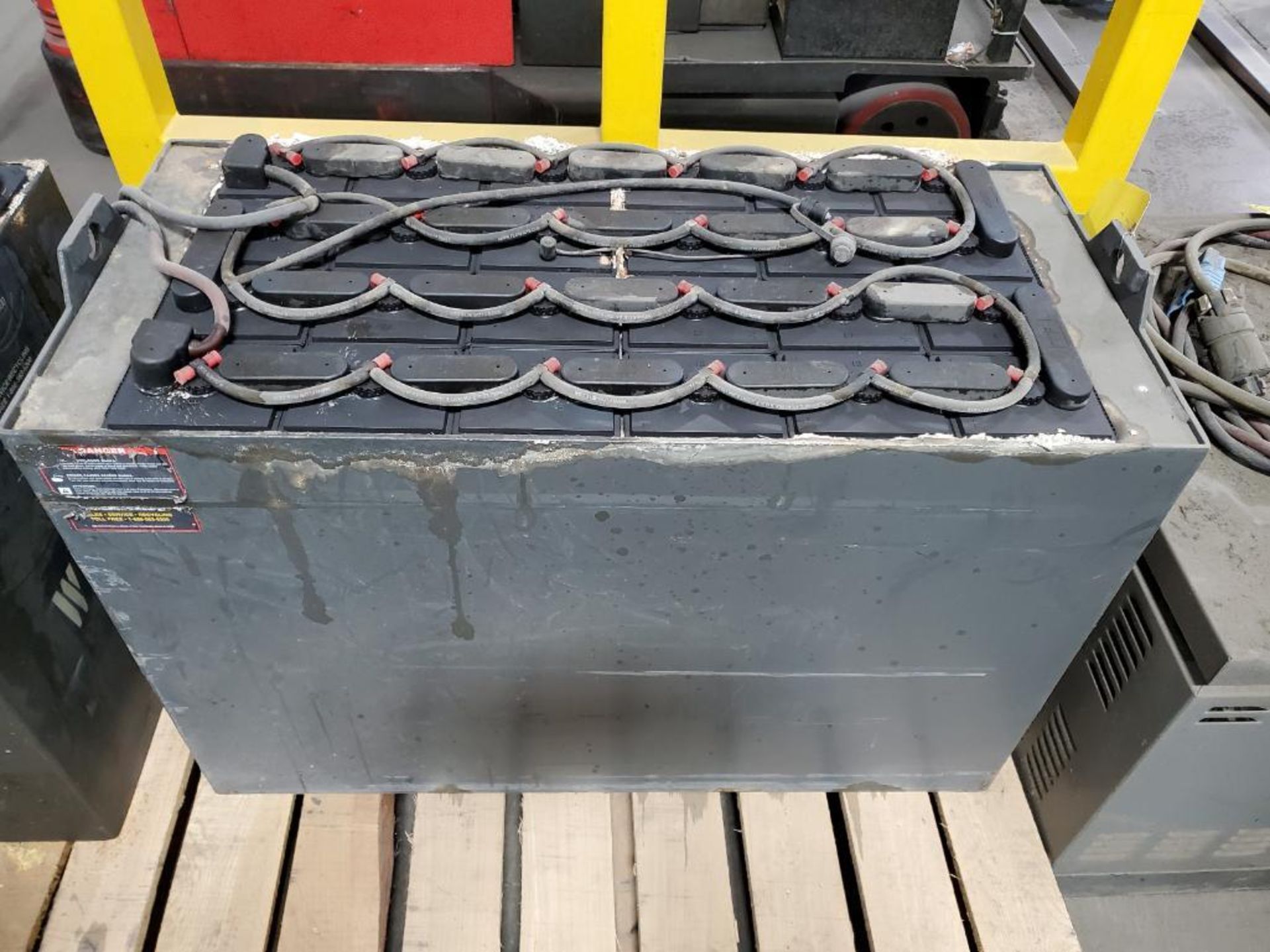 GNB 48 VOLT FORKLIFT BATTERY - Image 3 of 3