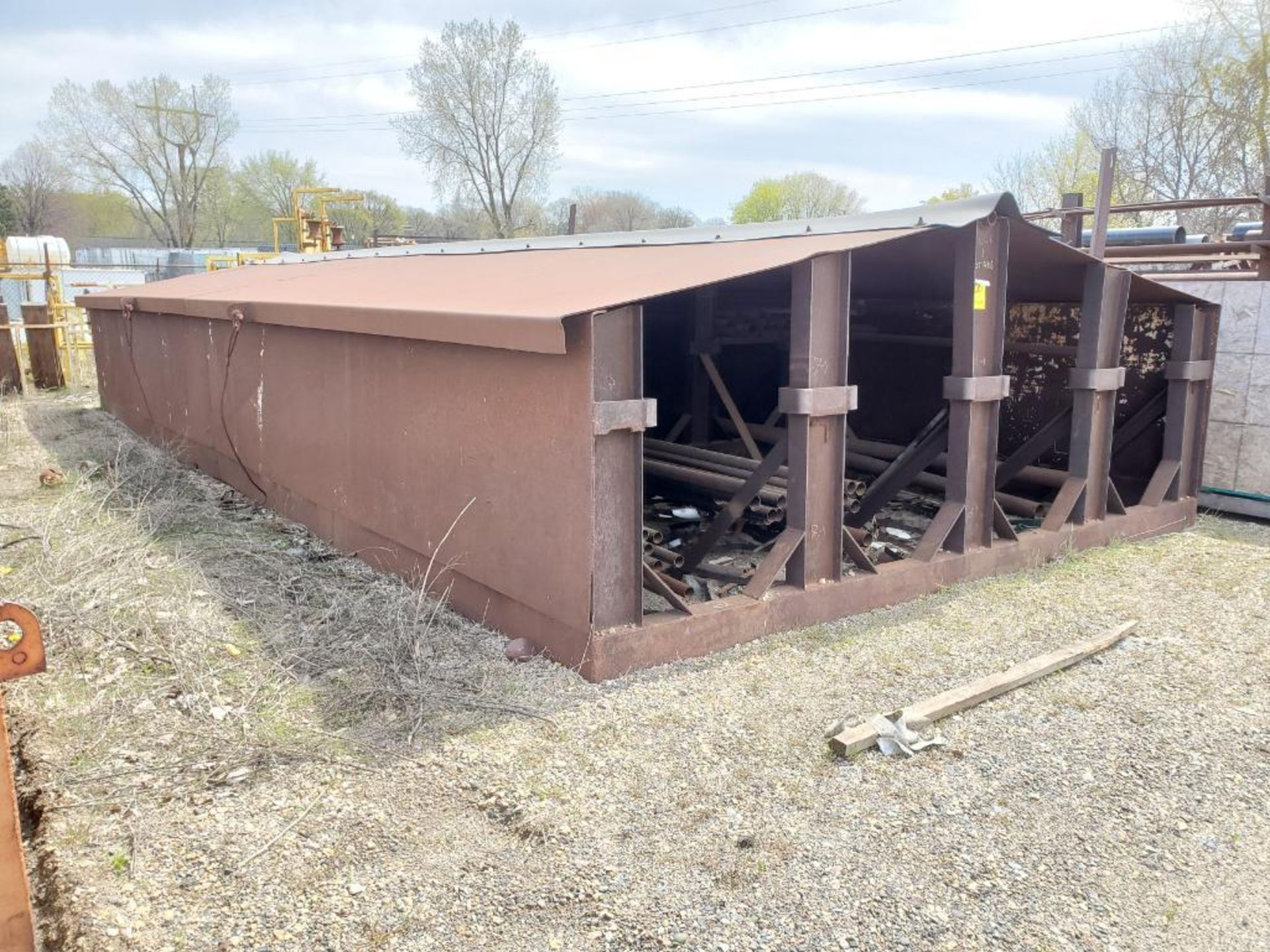 LARGE STEEL STORAGE UNIT WITH PIPING, 14'X 30' - Image 4 of 6