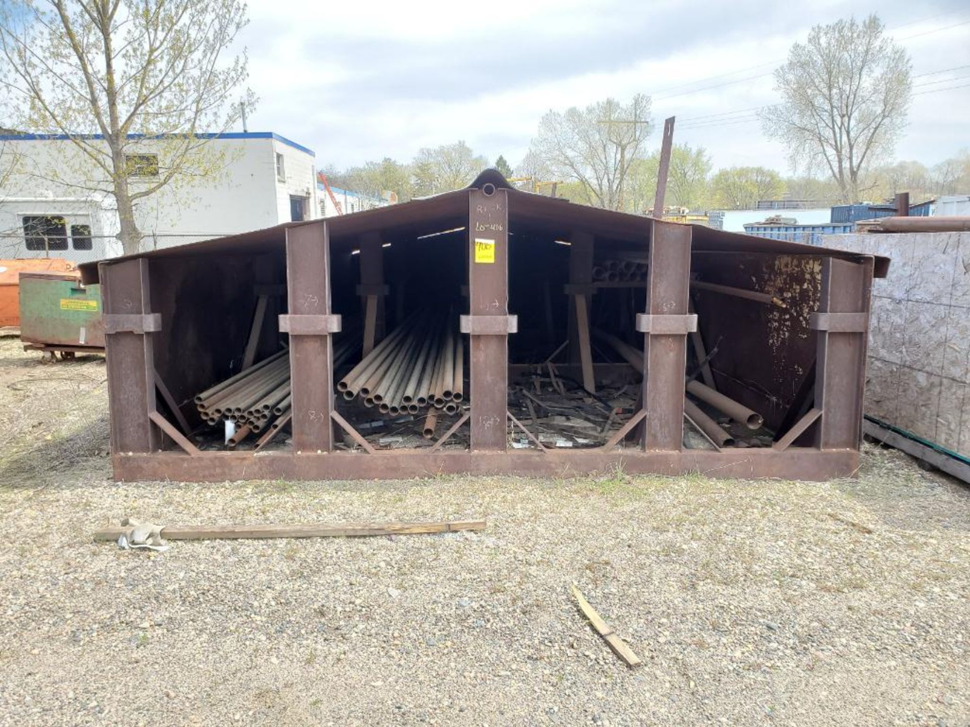 LARGE STEEL STORAGE UNIT WITH PIPING, 14'X 30' - Image 3 of 6