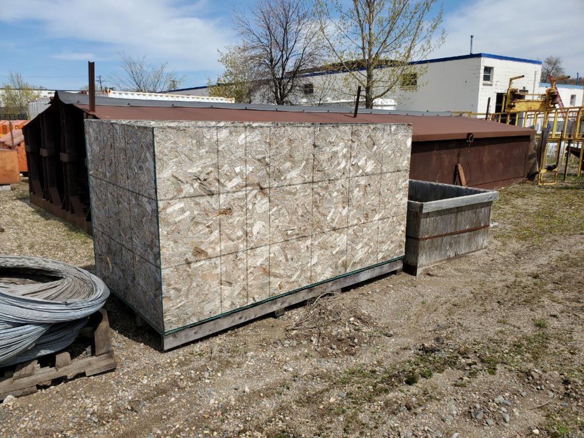 LARGE STEEL STORAGE UNIT WITH PIPING, 14'X 30' - Image 6 of 6