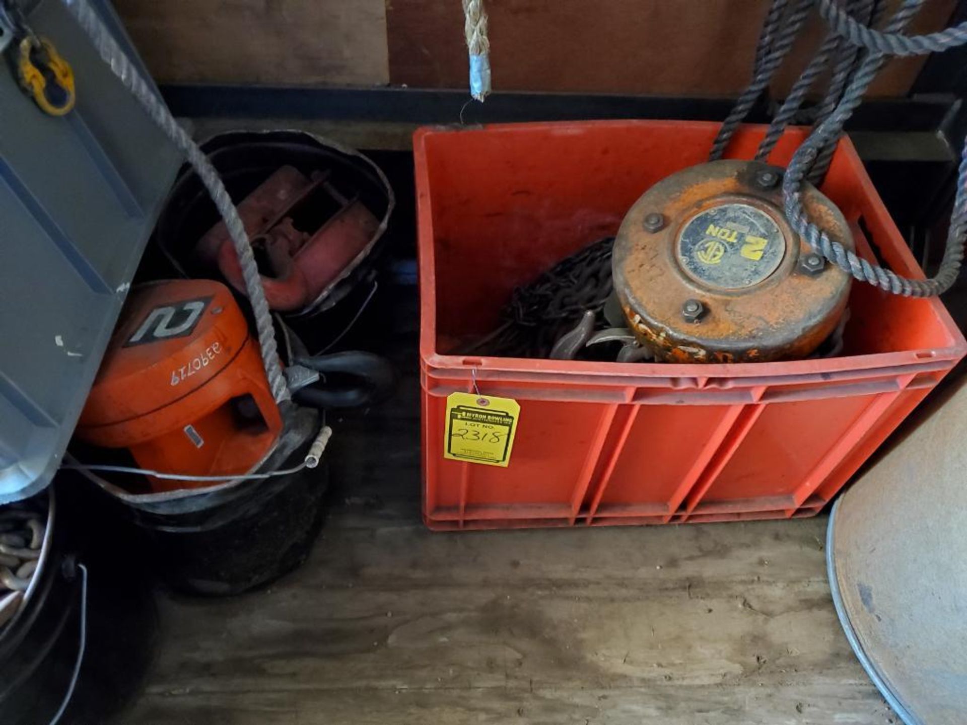 ASSORTED CHAIN HOIST UP TO 5 TON ON FLOOR - Image 10 of 13