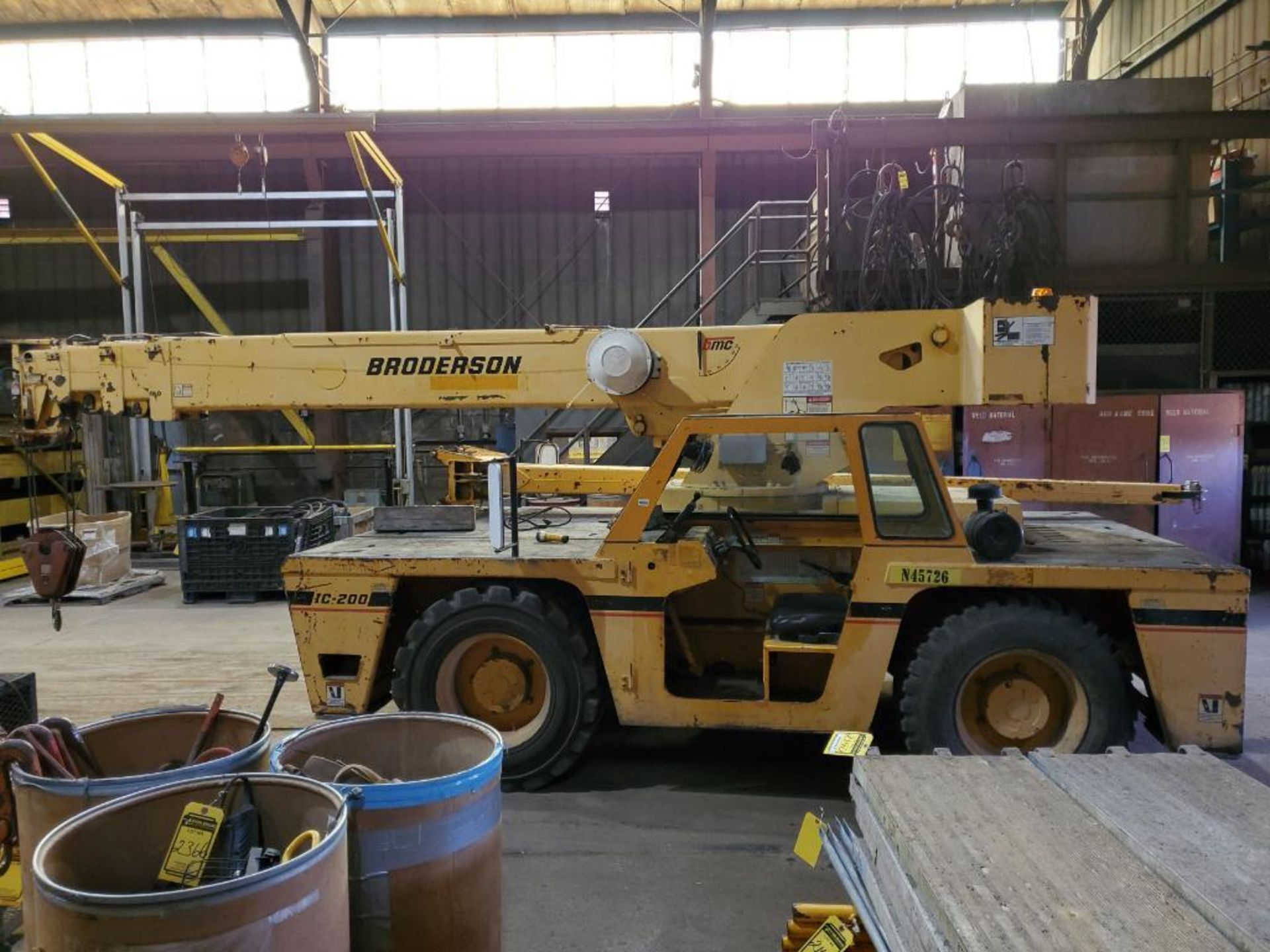 2000 BRODERSON IC-200-3 F CARRY DECK CRANE, 17,000 LB CAPACITY, DECK LOAD, 73’, 3- STAGE , 4,593 HOU - Image 15 of 21