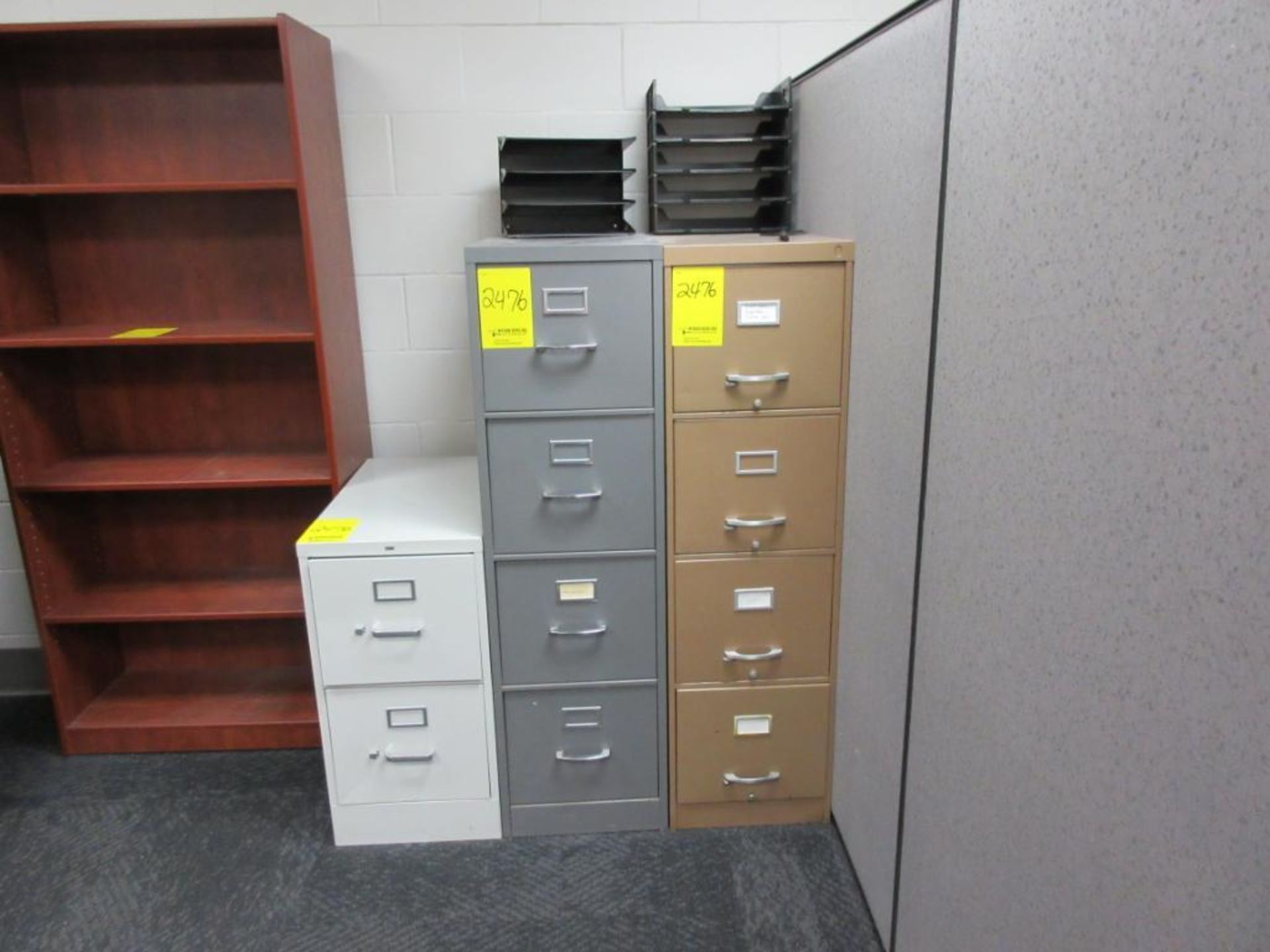 OFFICE AND CONTENTS: DESK CHAIRS FILE CABINETS SHELVING UNIT 2-DOOR CABINET TABLES CUBICLE PANELS - Image 7 of 9