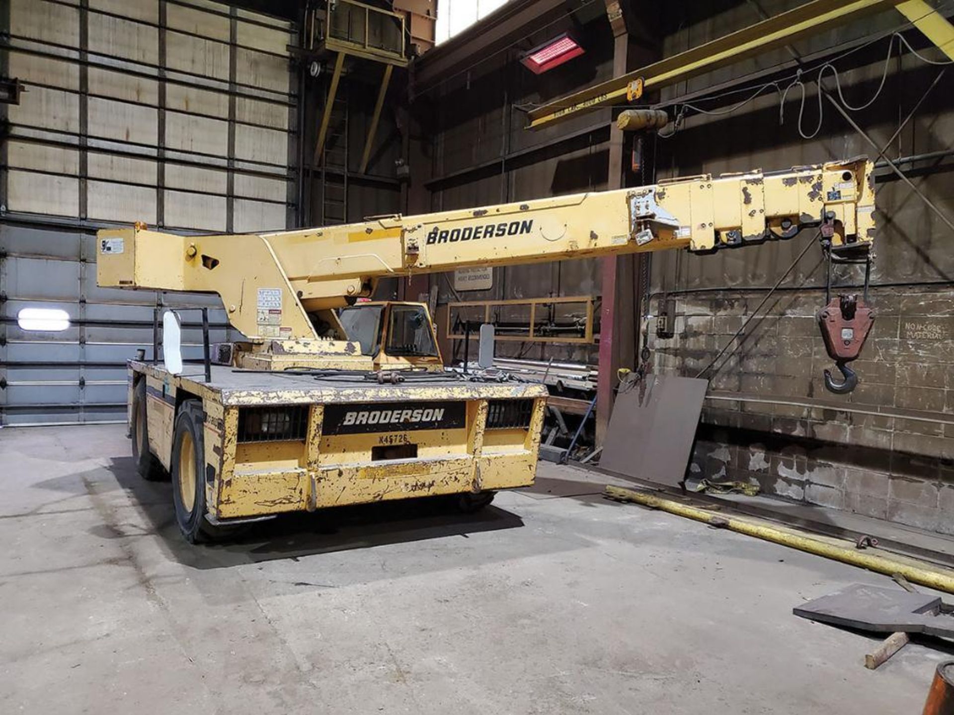 2000 BRODERSON IC-200-3 F CARRY DECK CRANE, 17,000 LB CAPACITY, DECK LOAD, 73’, 3- STAGE , 4,593 HOU - Image 2 of 21