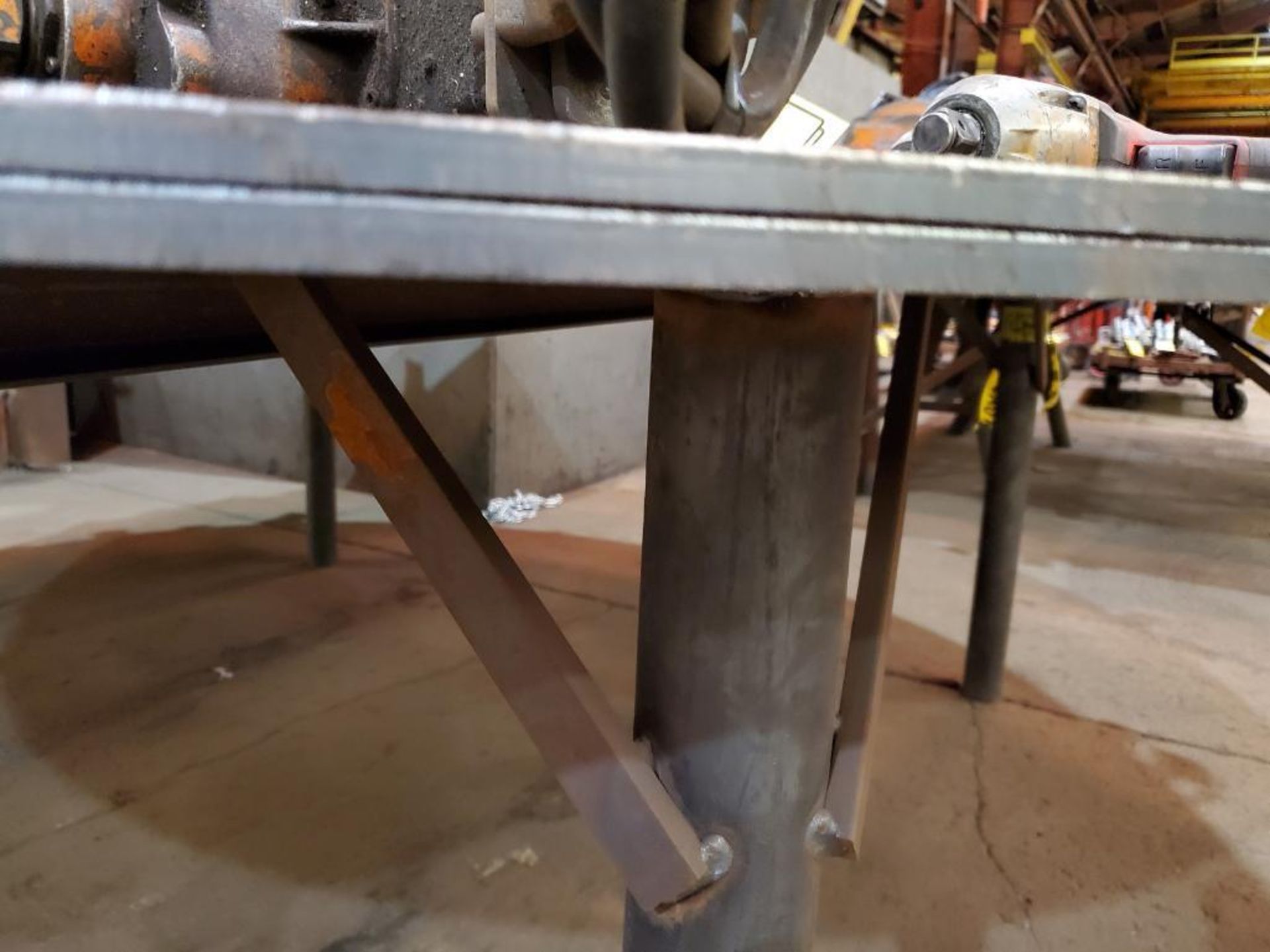 9' DIAMETER WELDING TABLE 1/2'' PLATE 33'' HIGH - Image 4 of 10