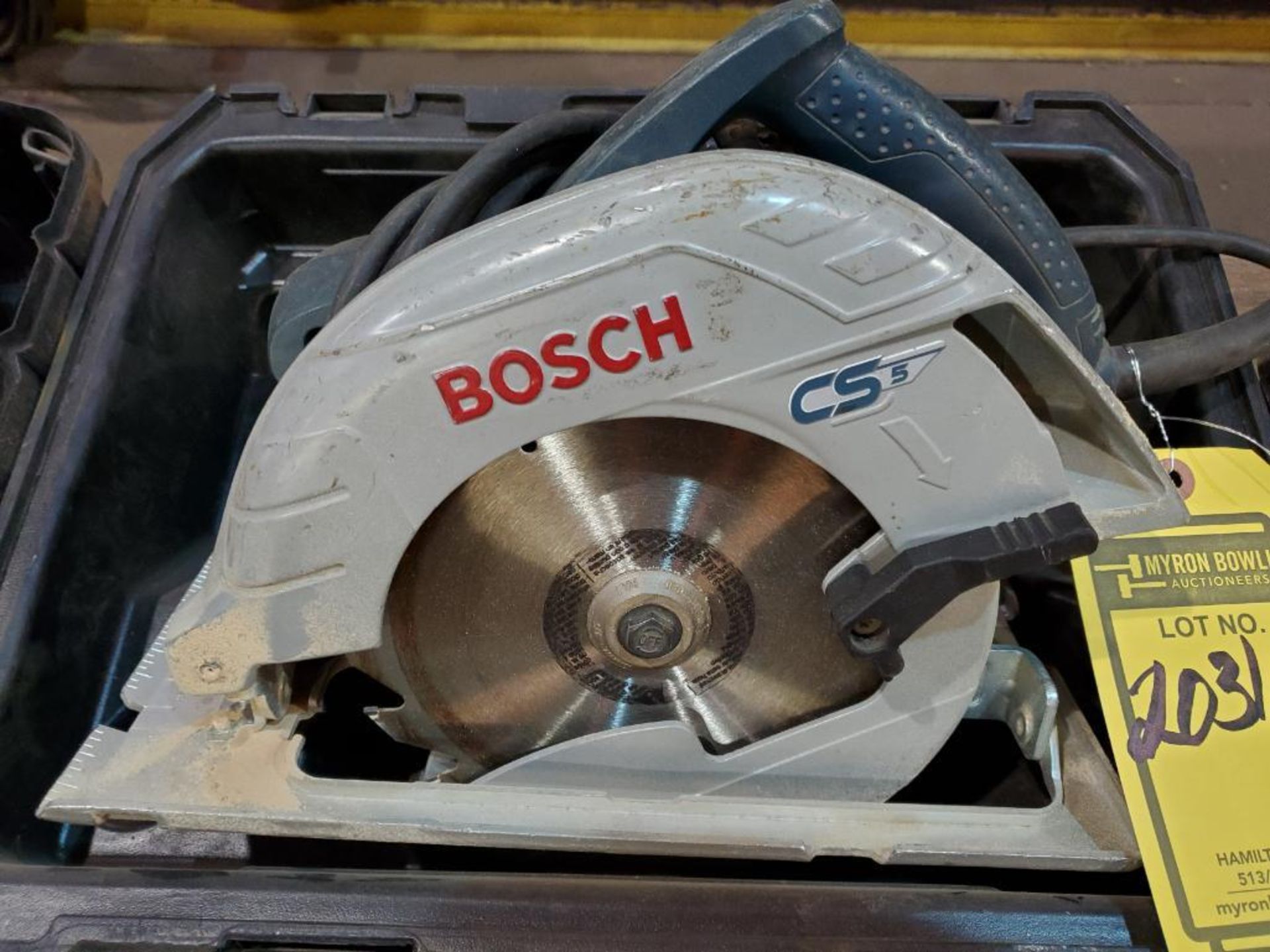 BOSCH AND DEWALT 7 1/4'' CIRCULAR SAW W/ CARBIDE BLADES, 110 V. - Image 7 of 8