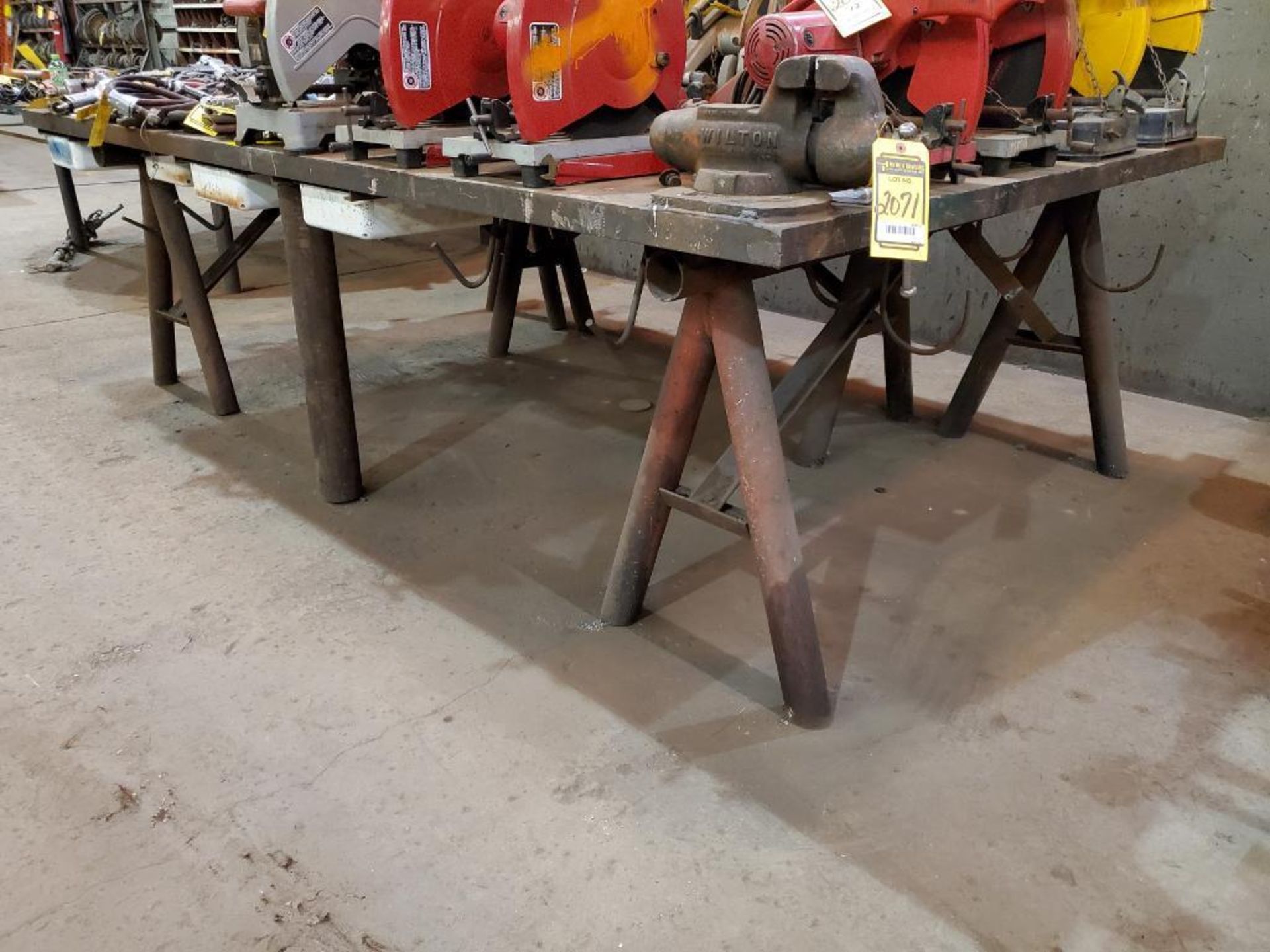 WELDING TABLE 120'' X 72'' X 2'' WITH 4'' WILTON VISE