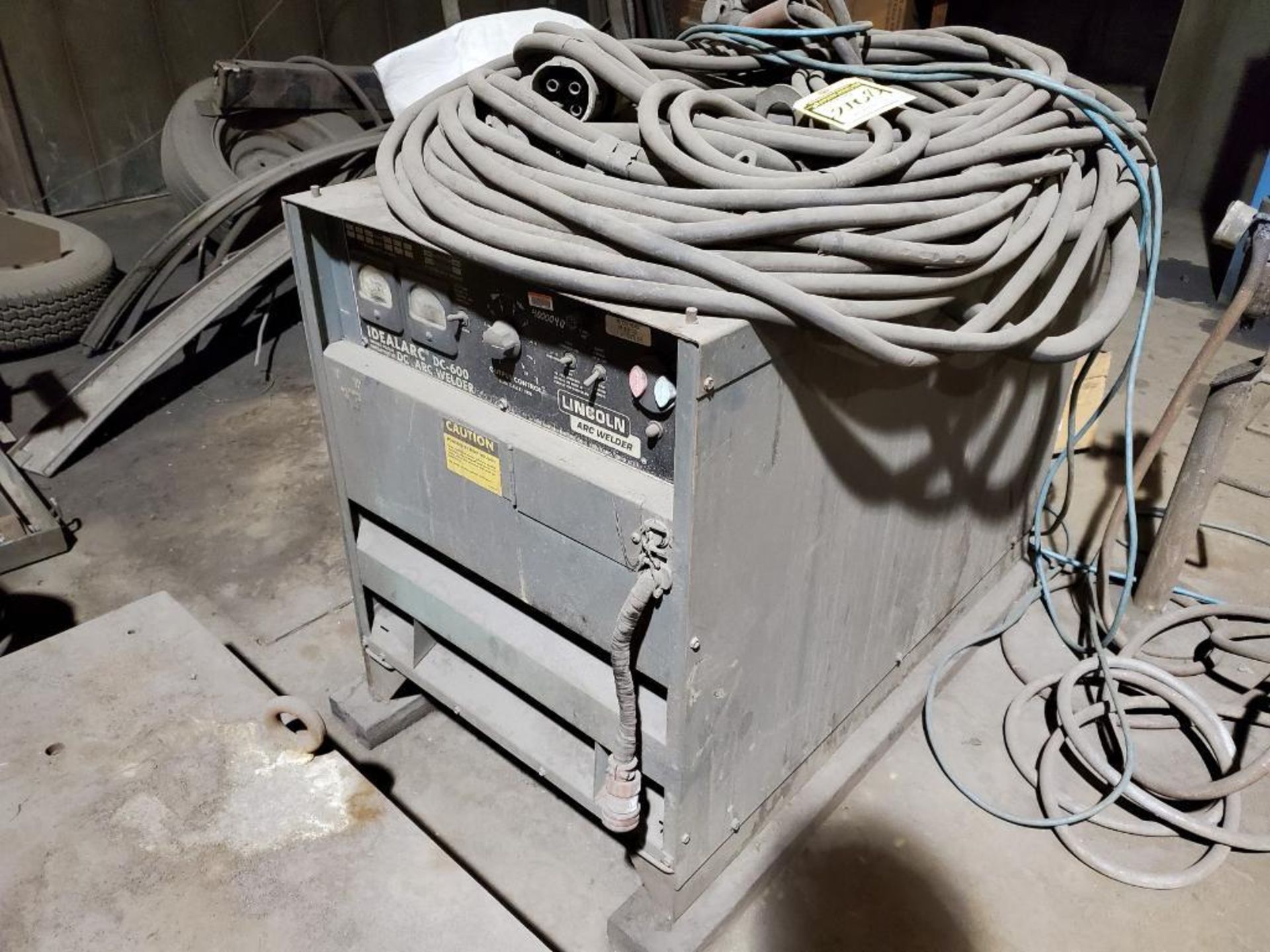 LINCOLN ARC WELDER IDEALARC DC-600 WITH WIRE FEEDER, MODEL DC-600, CODE NUMBER 8249-M, S/N AC465831, - Image 2 of 8