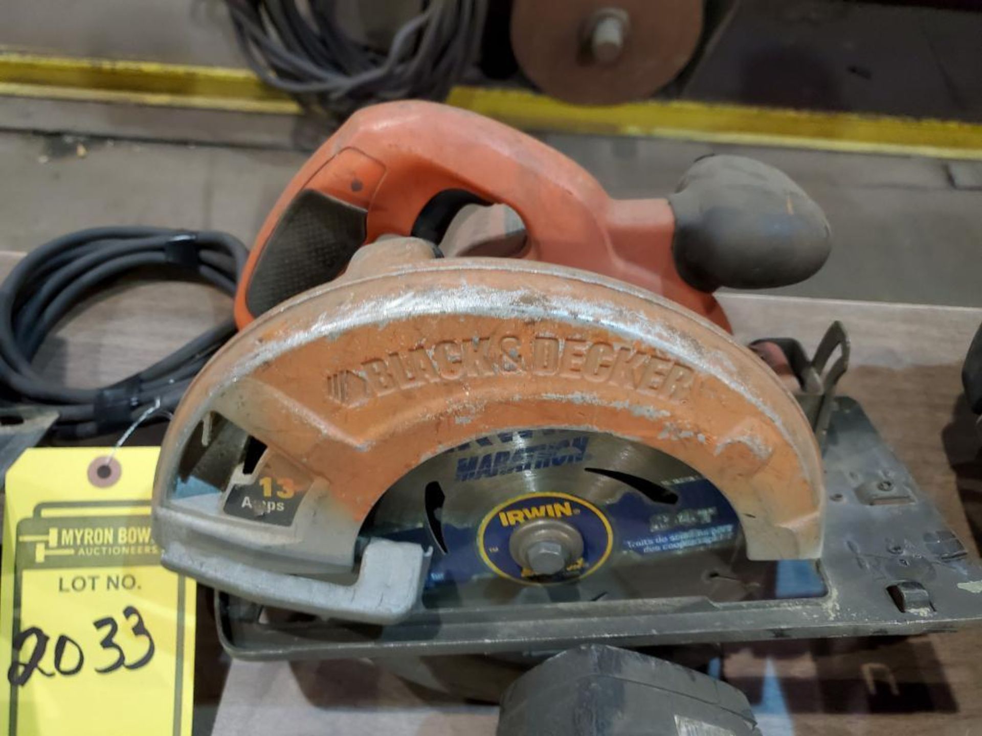 (3) 7 1/4'' CIRCULAR SAW, (2) BLACK AND DECKER, (1) SKILSAW, 110 V. - Image 9 of 10