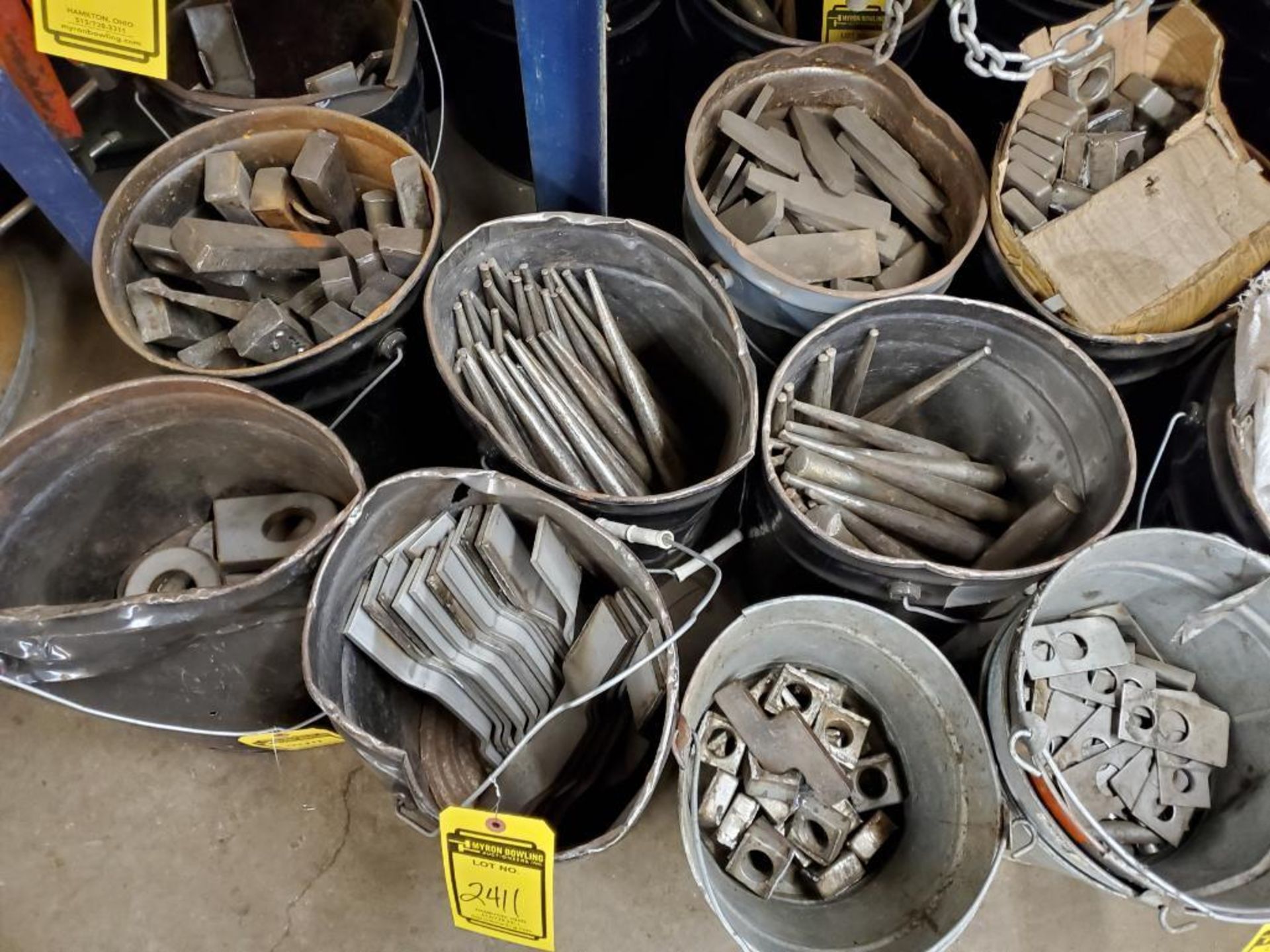 ASSORTED AIR HOSES AND FITTINGS, CLAMPS, DRIFT PINS, WEDGES AIR TOOLS, PULLEYS , AIR TUBE CUTTERS, T - Bild 3 aus 14