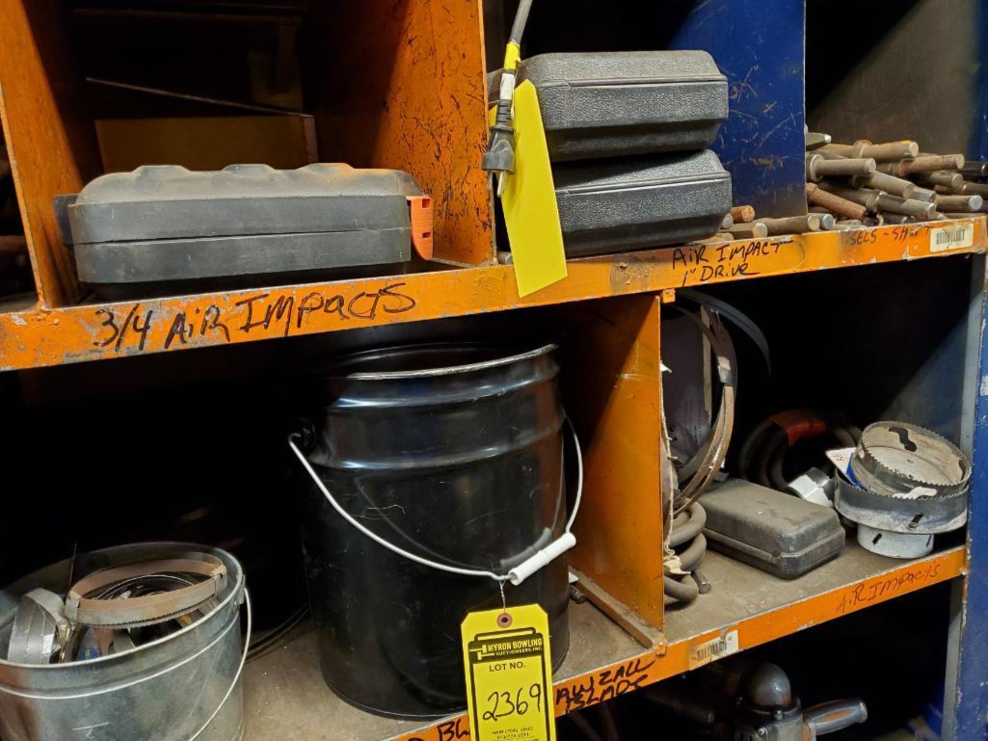 CONTENTS OF SHELVING UNIT, METABO GRINDERS, MILWAUKEE DEEP CUT BAND SAWS, PNEUMATIC METAL CUTTING SA - Image 13 of 18