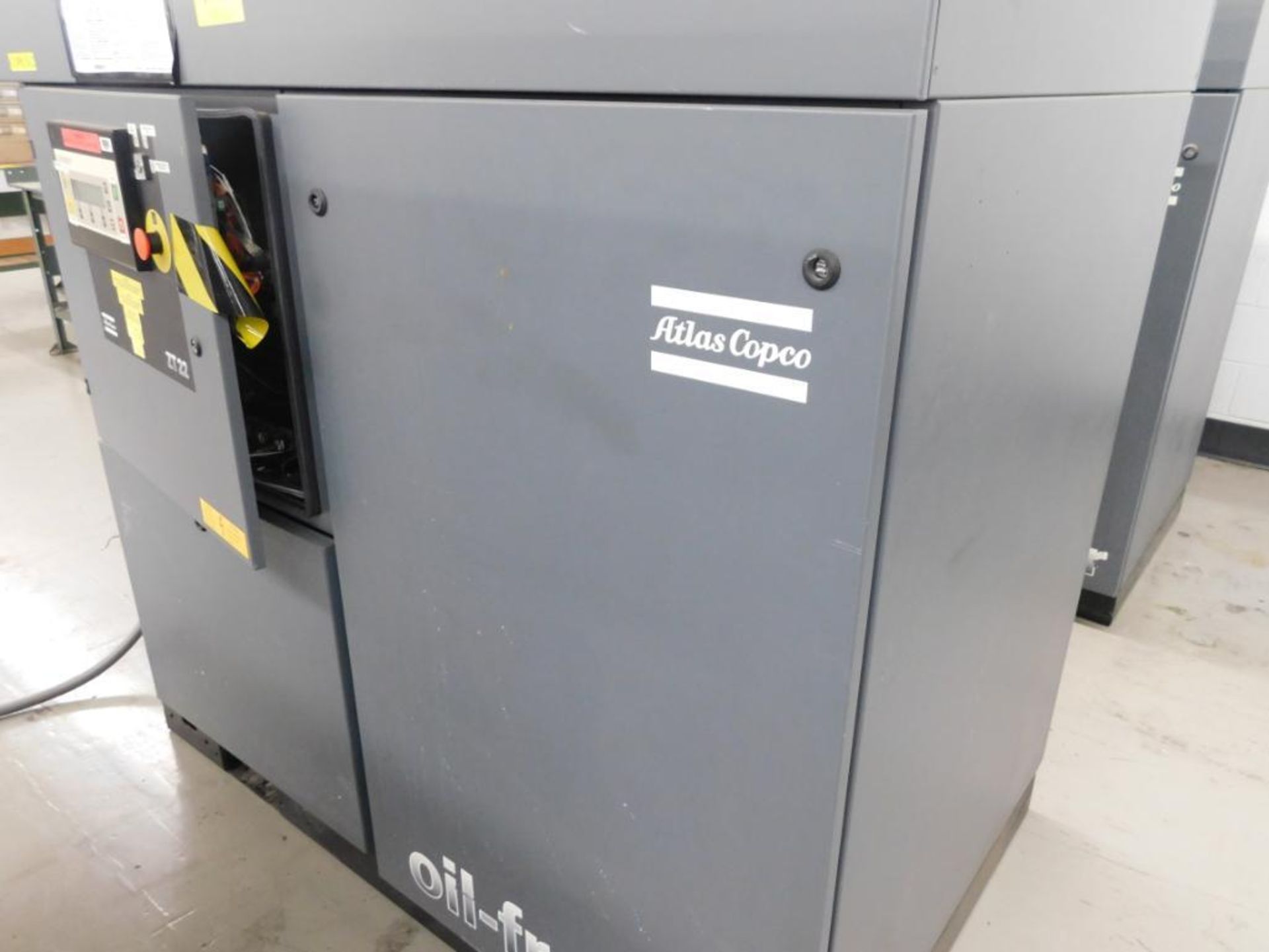 2000 ATLAS COPCO ZT22 AIR COMPRESSOR, 32-HP, 125 PSIG MAX WORKING PRESSURE, S/N AIF.064233 - Image 2 of 2